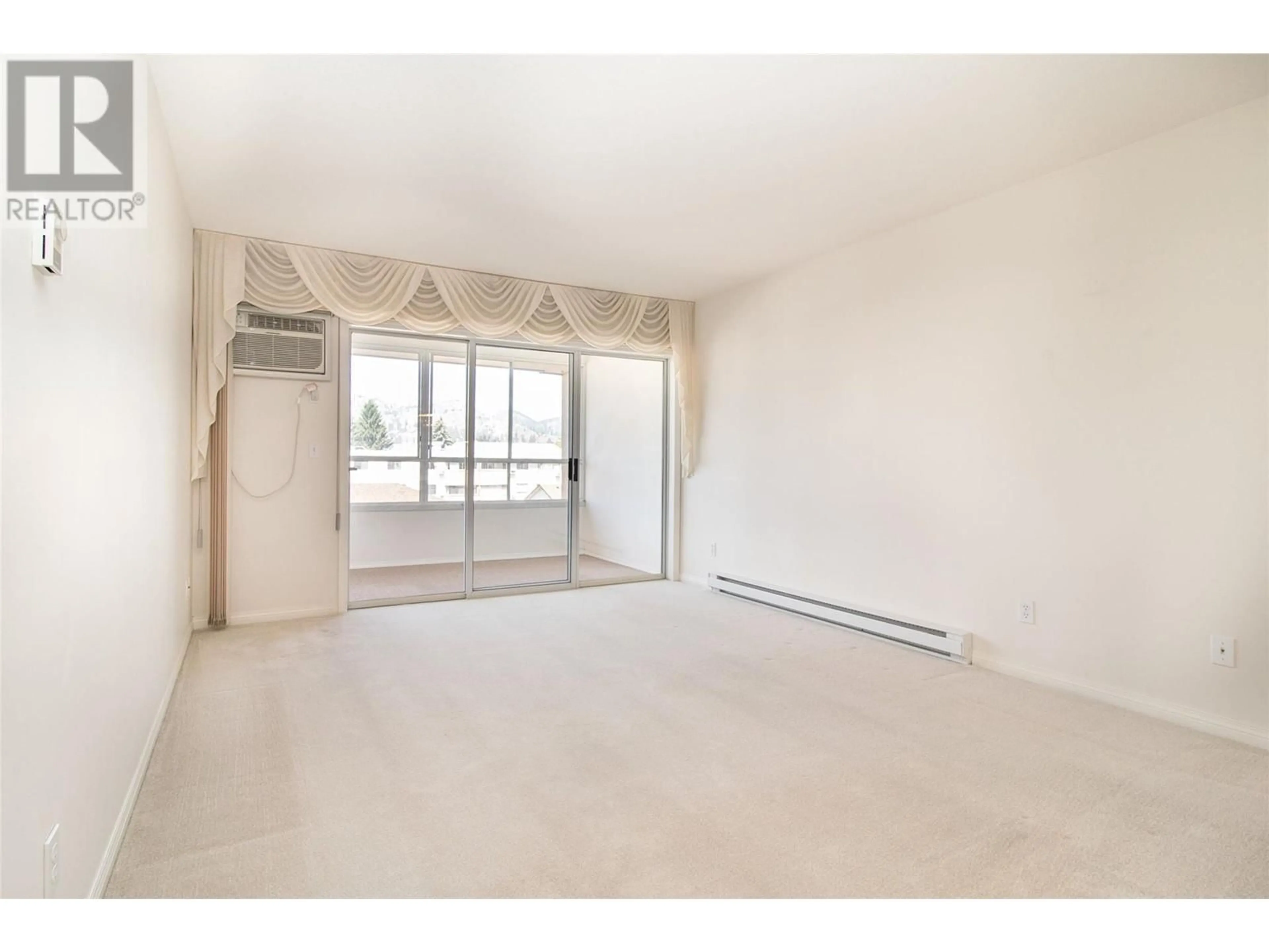 A pic of a room for 307 - 1055 LAWRENCE AVENUE, Kelowna British Columbia V1Y6M3