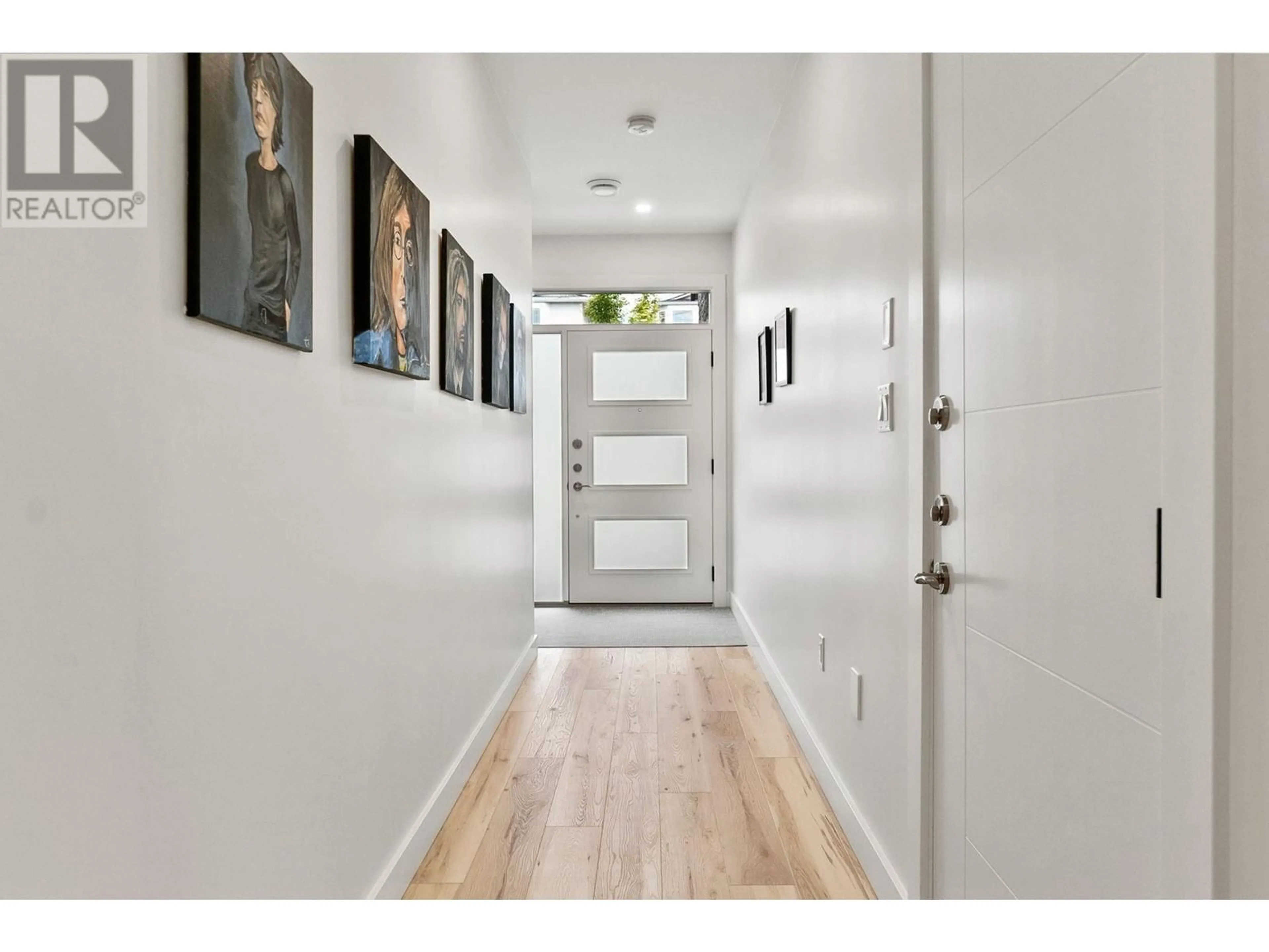 Indoor entryway for 104 - 190 VANCOUVER AVENUE, Penticton British Columbia V2A1A2