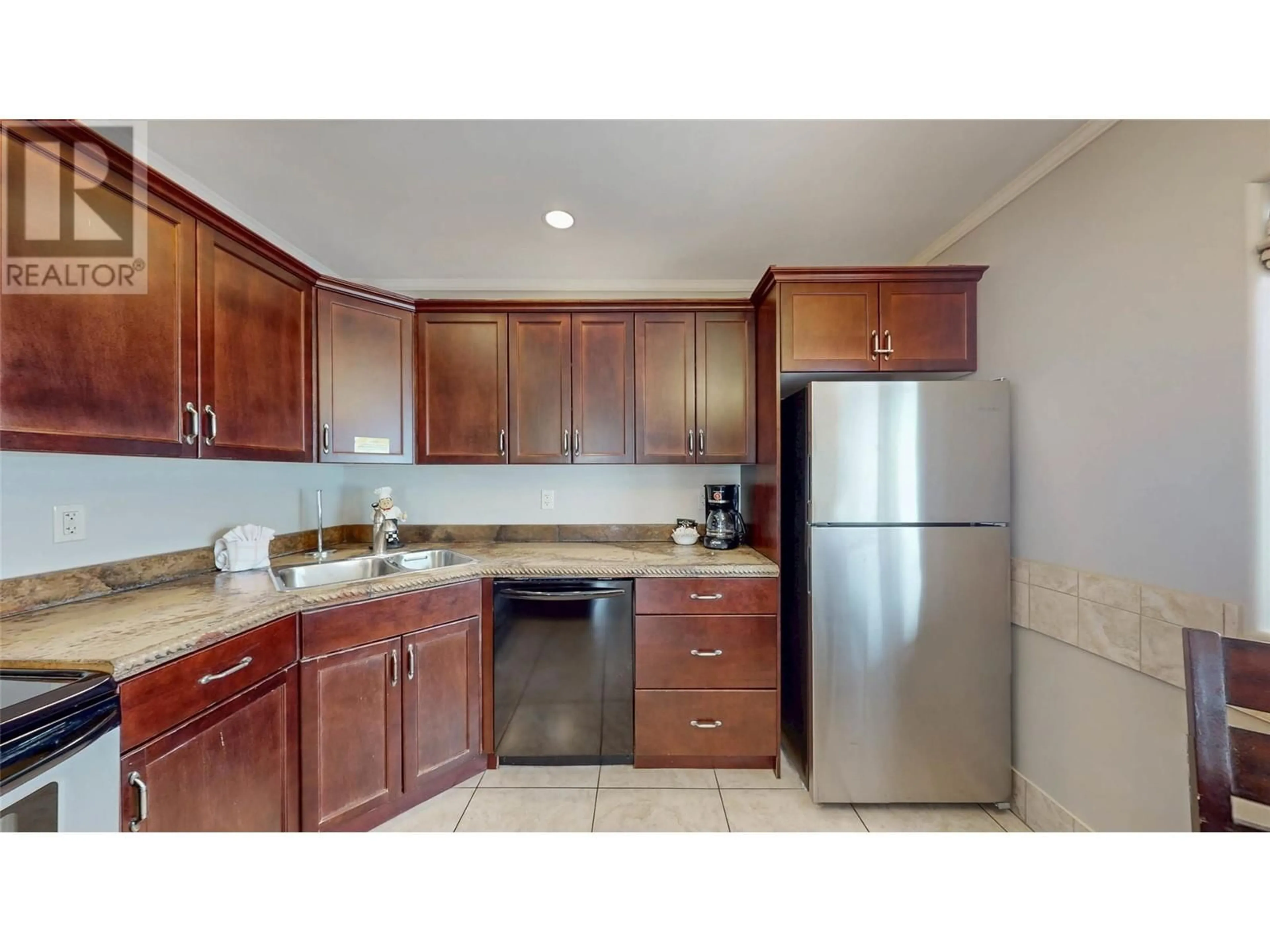 Standard kitchen, ceramic/tile floor for 500 - 5815 OLEANDER (SL 46) DRIVE, Osoyoos British Columbia V0H1V1