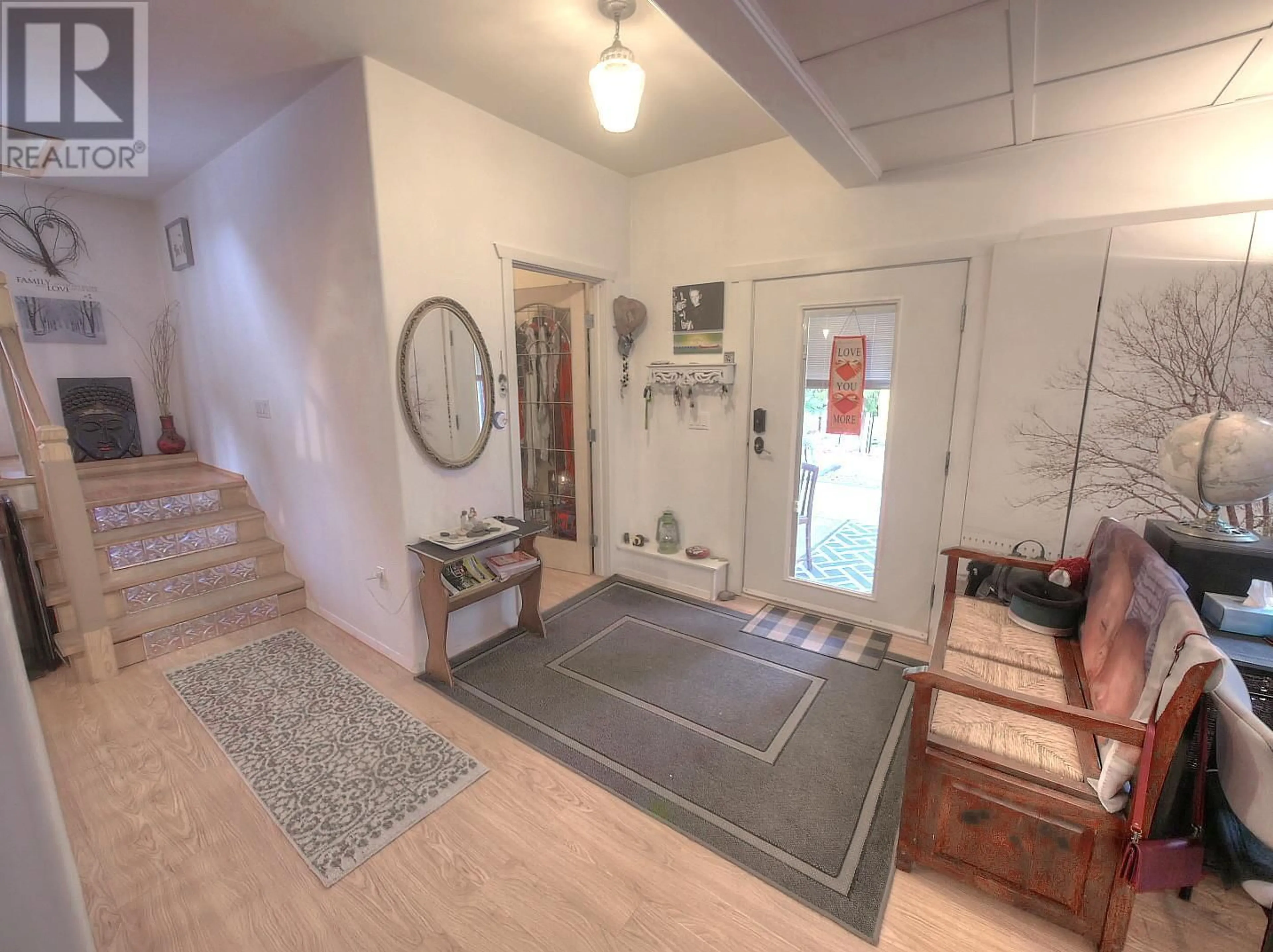 Indoor entryway for 8872 SLOCAN WEST ROAD, Slocan British Columbia V0G2C0