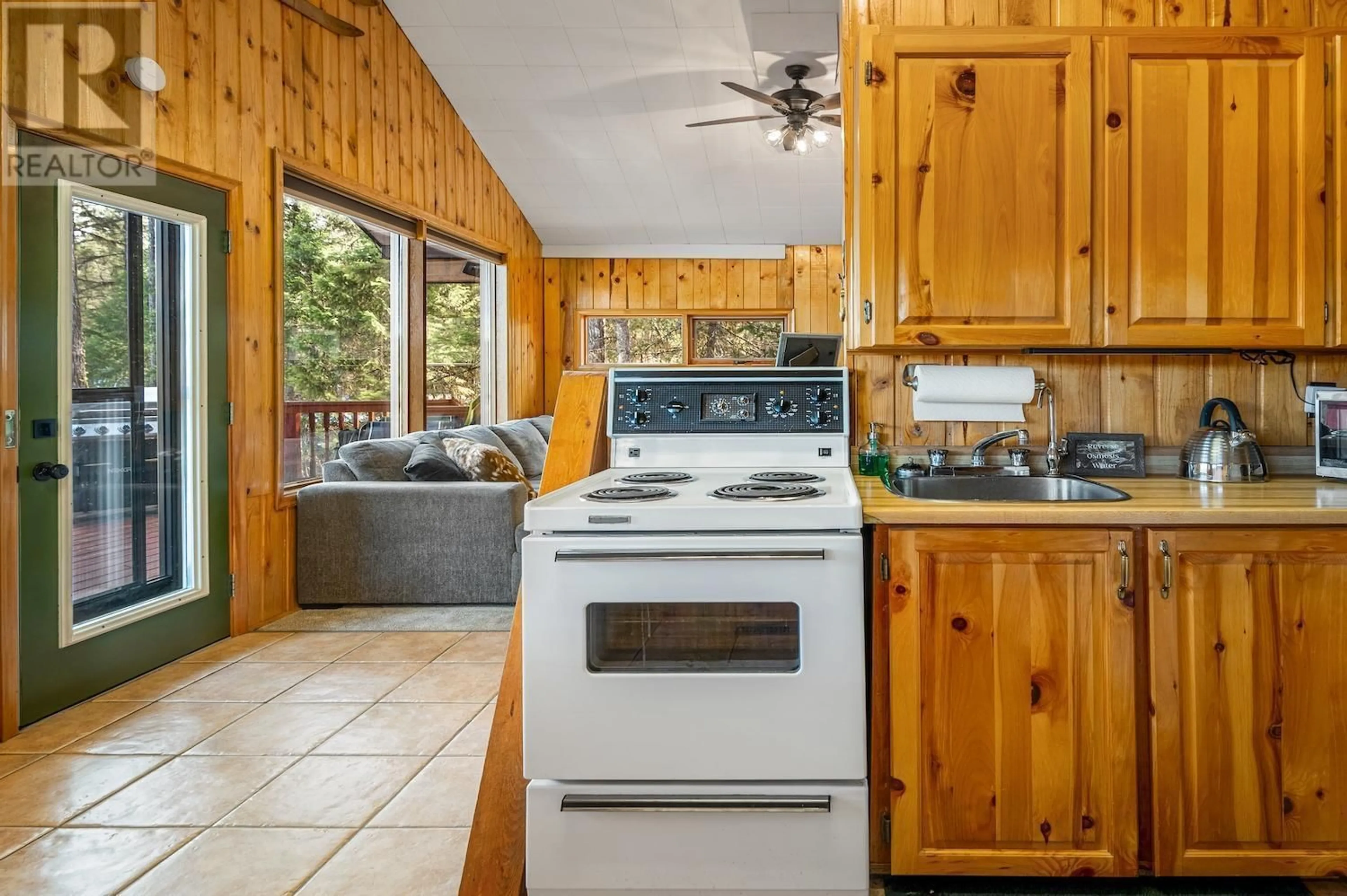 Open concept kitchen, ceramic/tile floor for 1249 TIE LAKE SHORE  S ROAD, Jaffray British Columbia V0B1T0