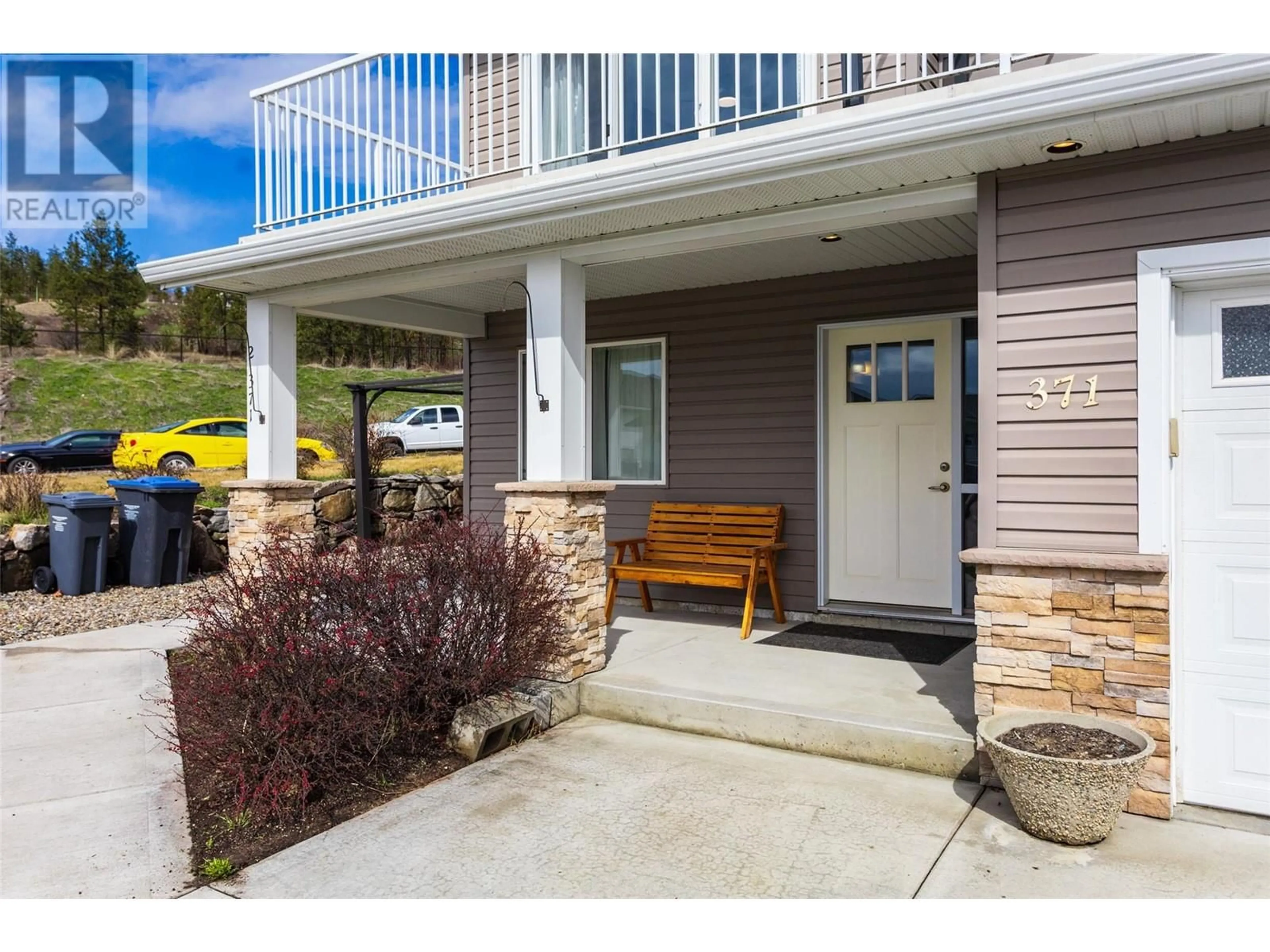 Indoor entryway for 371 ACADEMY WAY, Kelowna British Columbia V1V3A9
