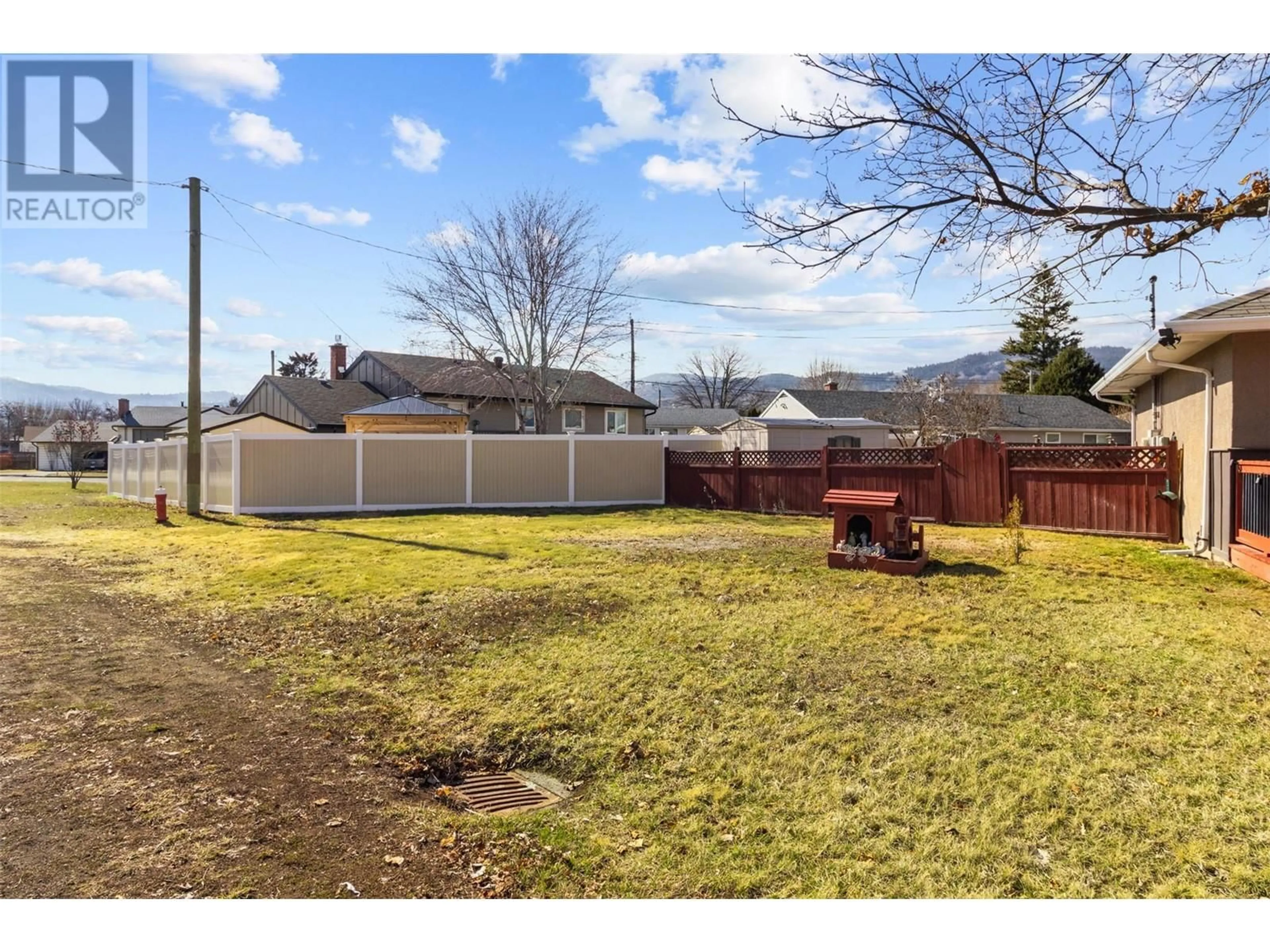 Patio, unknown for 601 REGINA AVENUE, Kamloops British Columbia V2B1N6