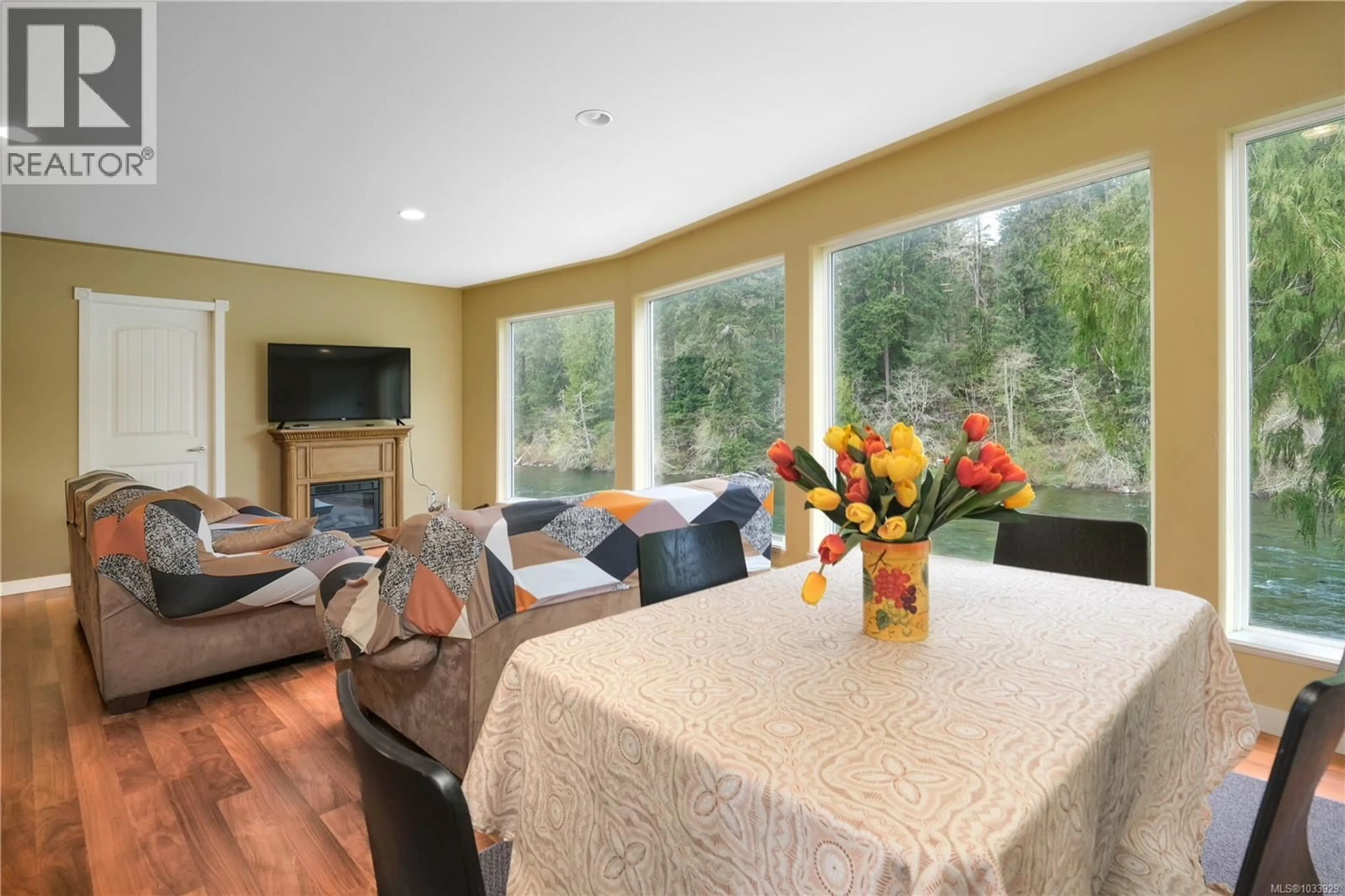 Dining room, unknown for 2420 CAMPBELL RIVER ROAD, Campbell River British Columbia V9W4N7