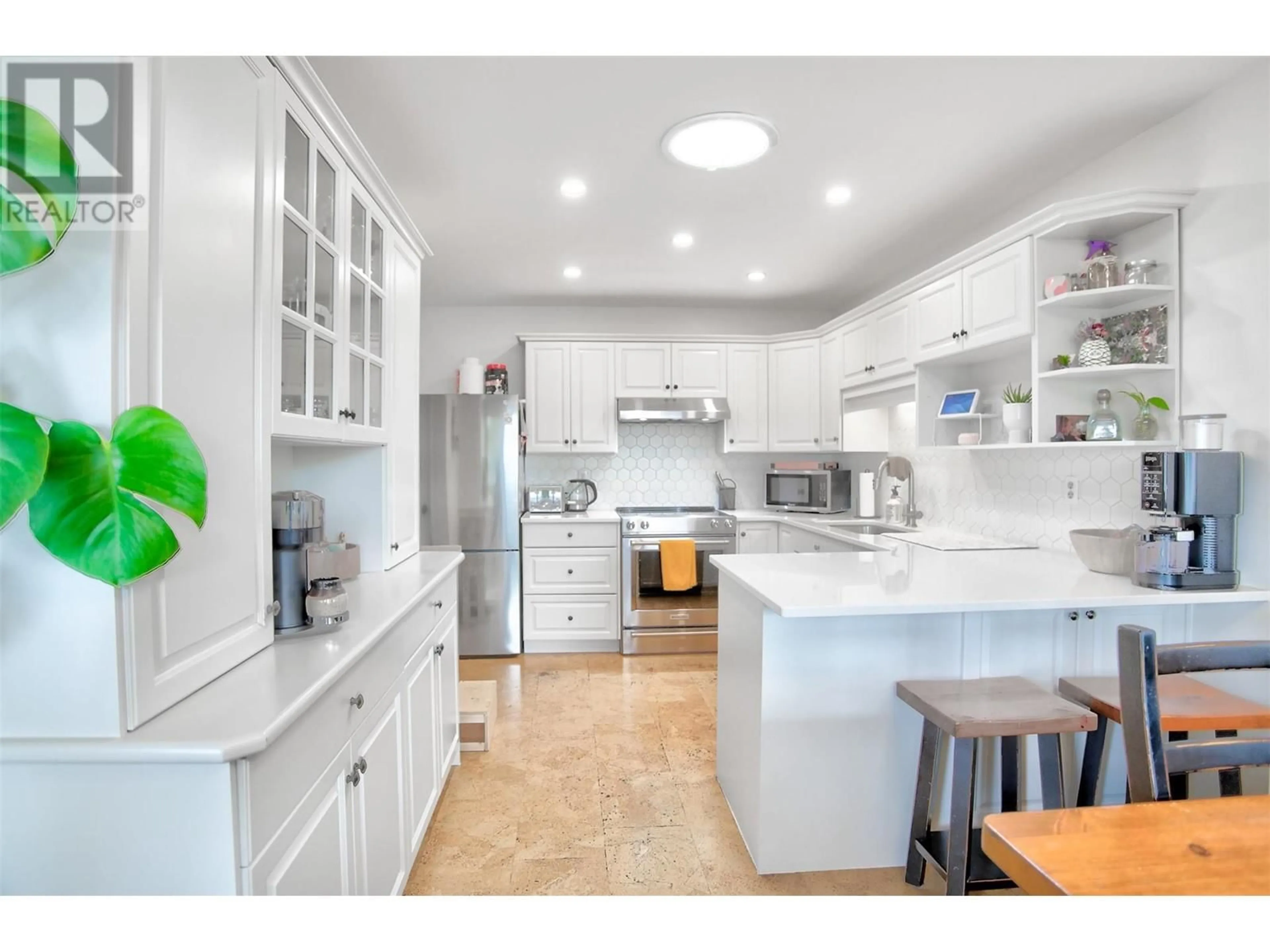 Open concept kitchen, ceramic/tile floor for 1251 KELGLEN CRESCENT, Kelowna British Columbia V1Y6K4