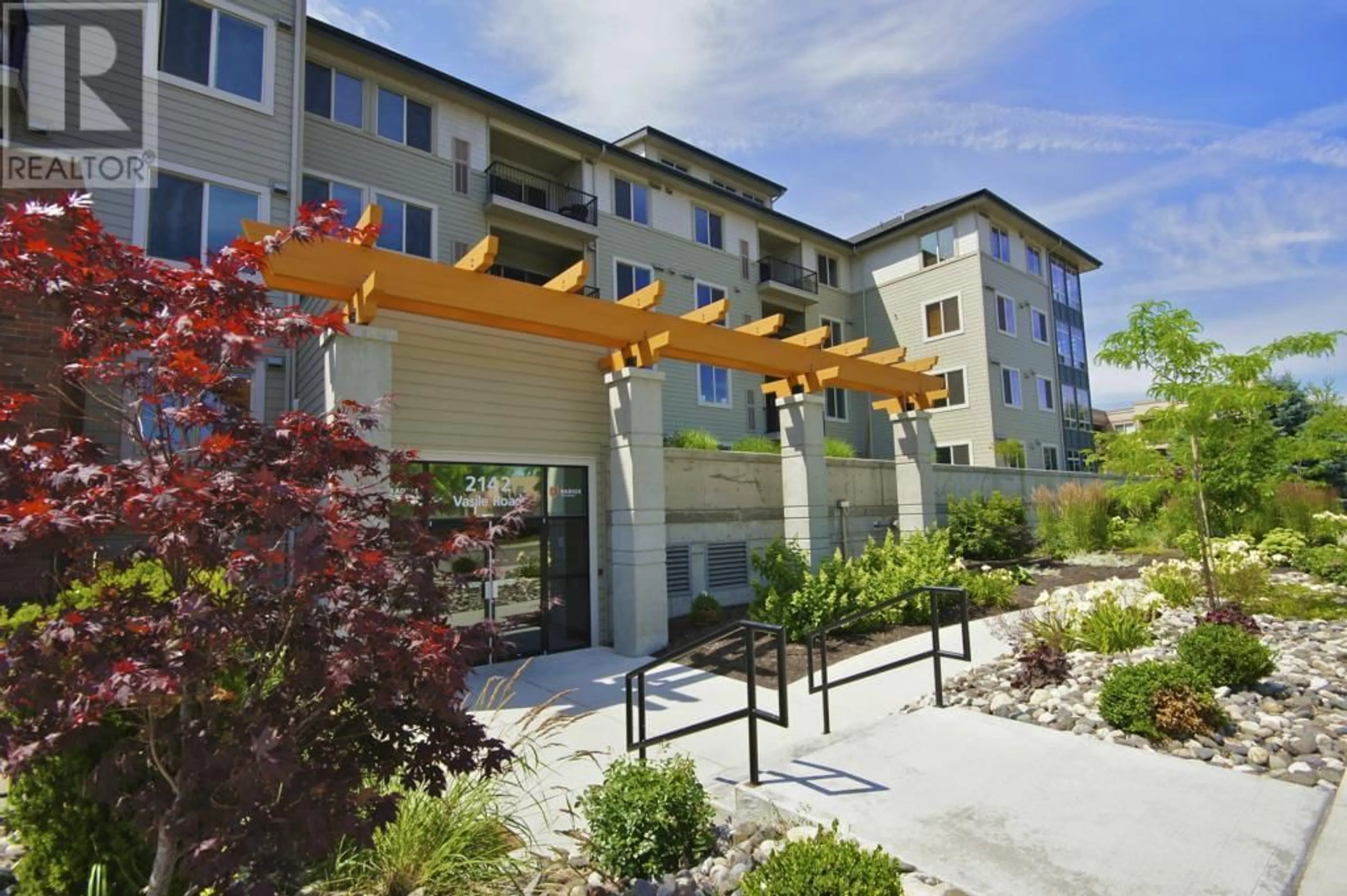 Patio, building for 112 - 2142 VASILE ROAD, Kelowna British Columbia V1Y6H5