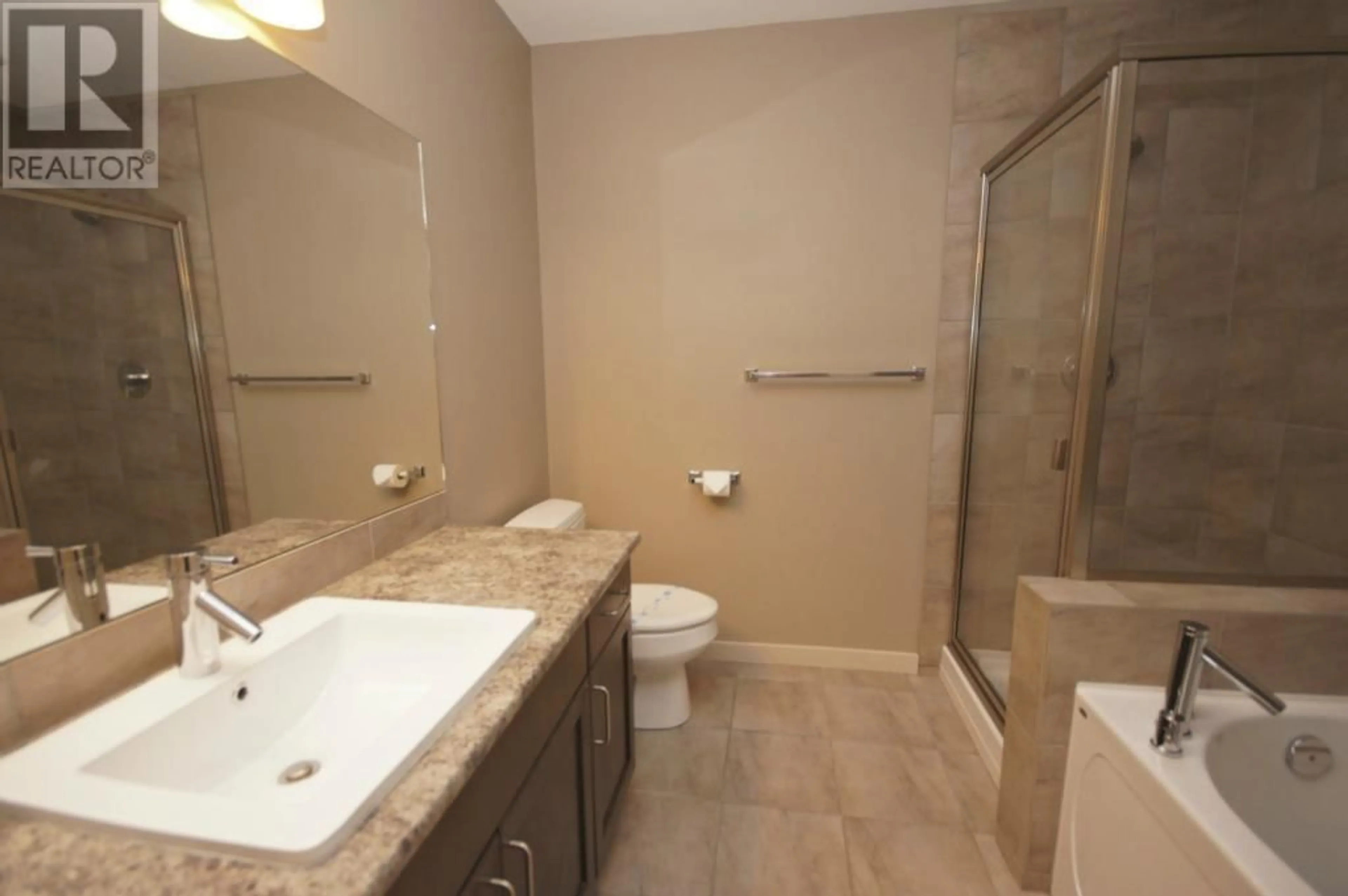 Standard bathroom, ceramic/tile floor for 112 - 2142 VASILE ROAD, Kelowna British Columbia V1Y6H5