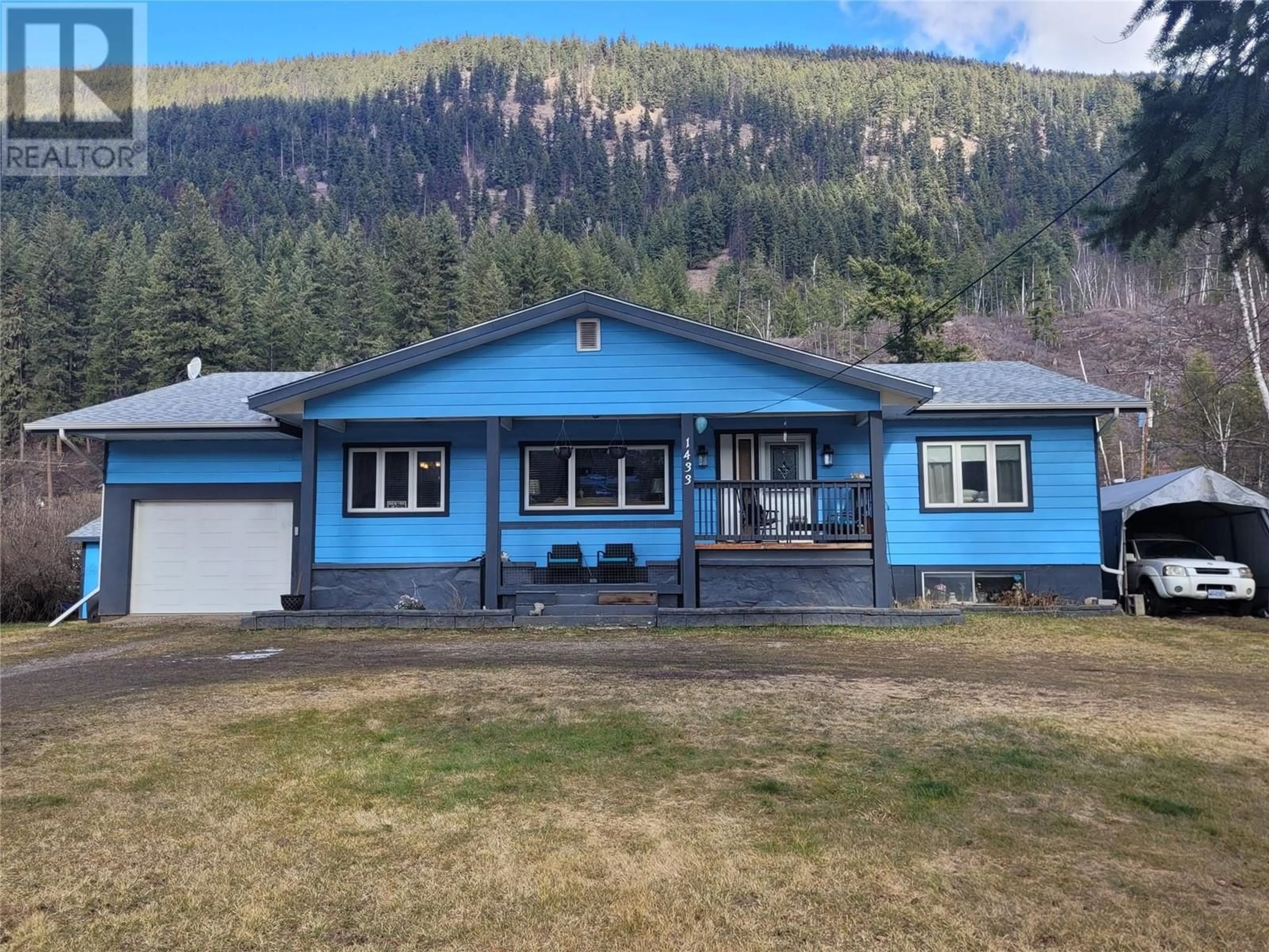 A pic from outside/outdoor area/front of a property/back of a property/a pic from drone, mountain view for 1433 DAVY ROAD, Clearwater British Columbia V0E1N1