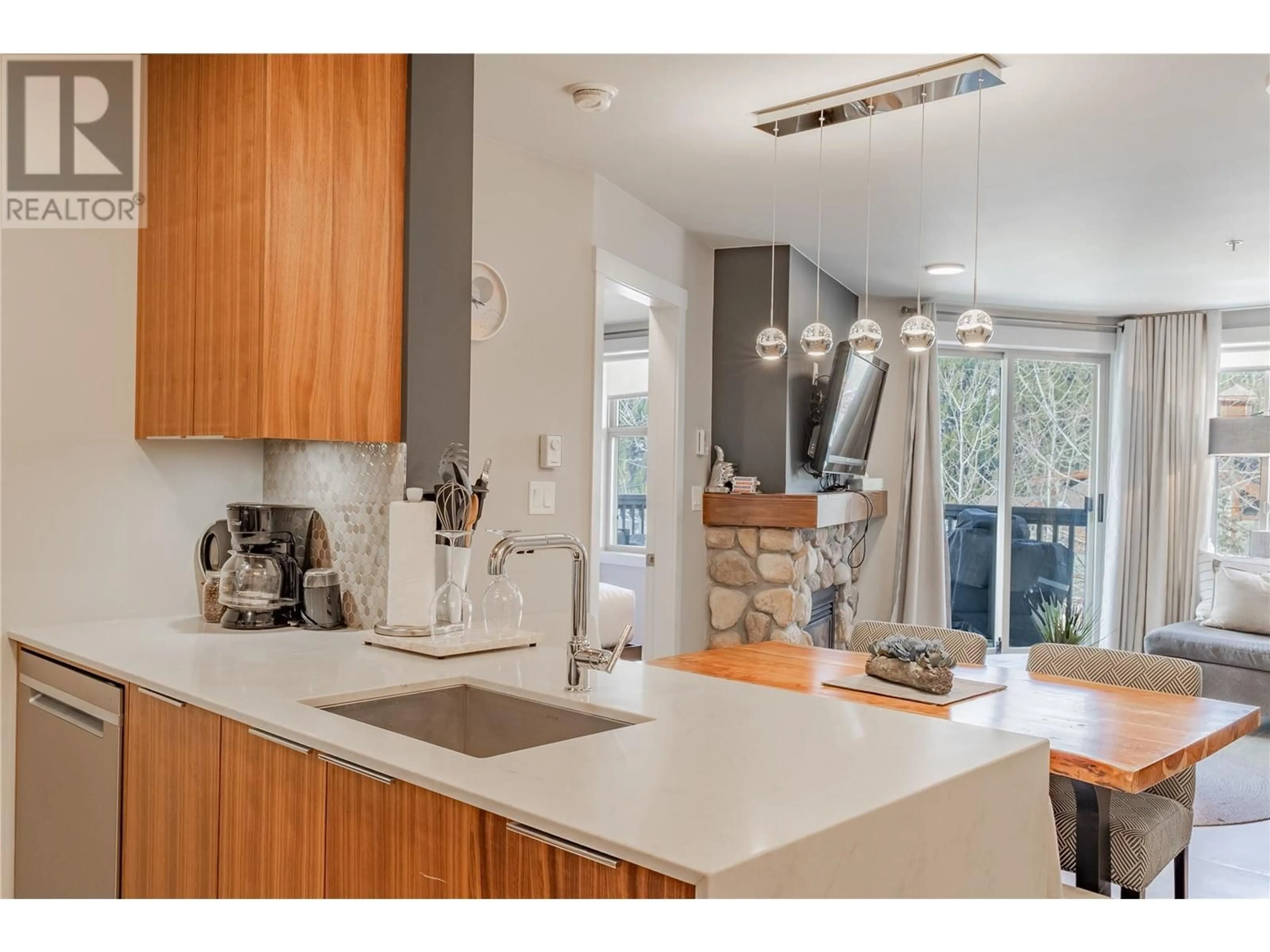 Open concept kitchen, ceramic/tile floor for 202 - 2050 SUMMIT DRIVE, Panorama British Columbia V0A1T0