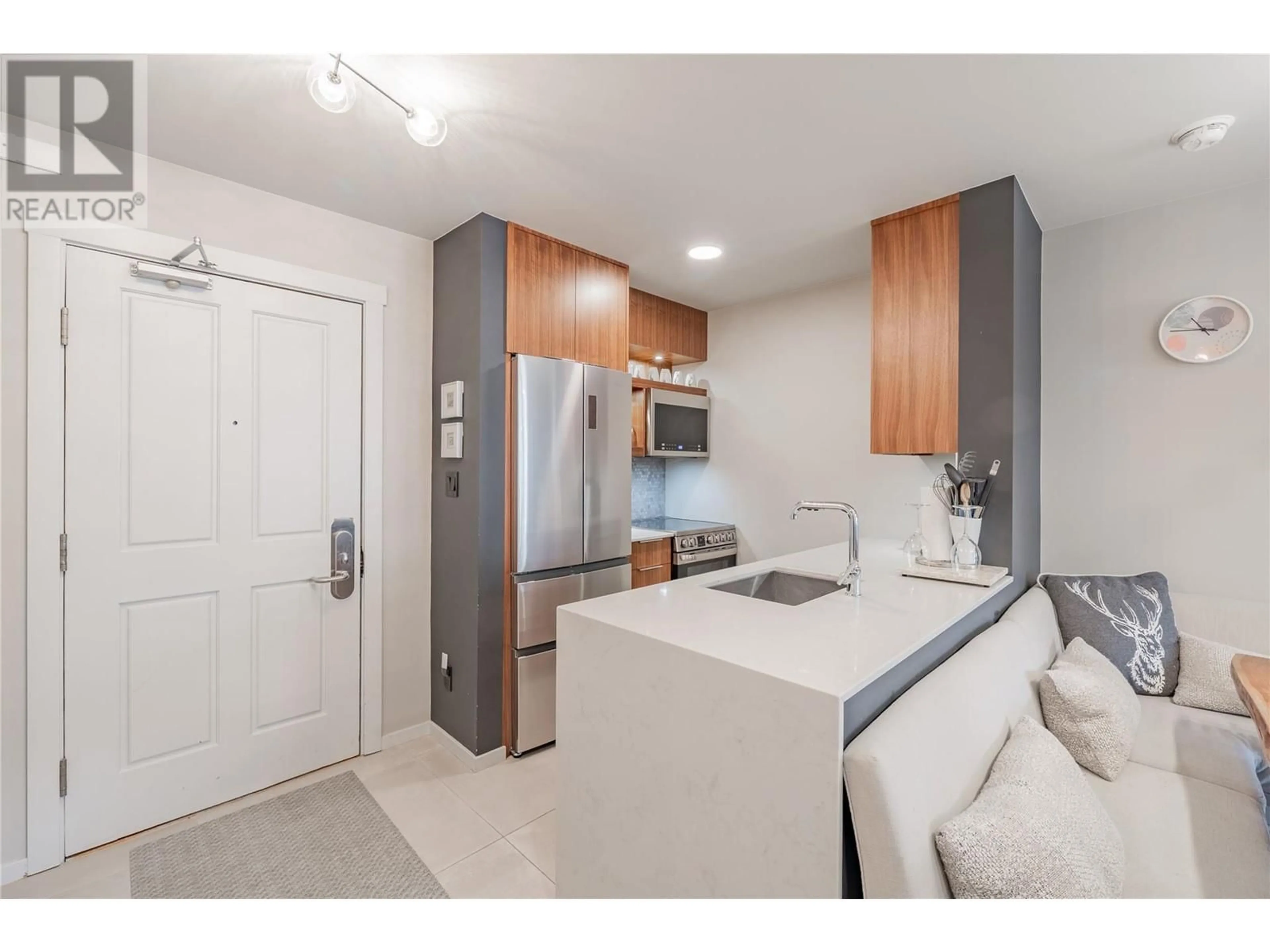 Standard kitchen, unknown for 202 - 2050 SUMMIT DRIVE, Panorama British Columbia V0A1T0