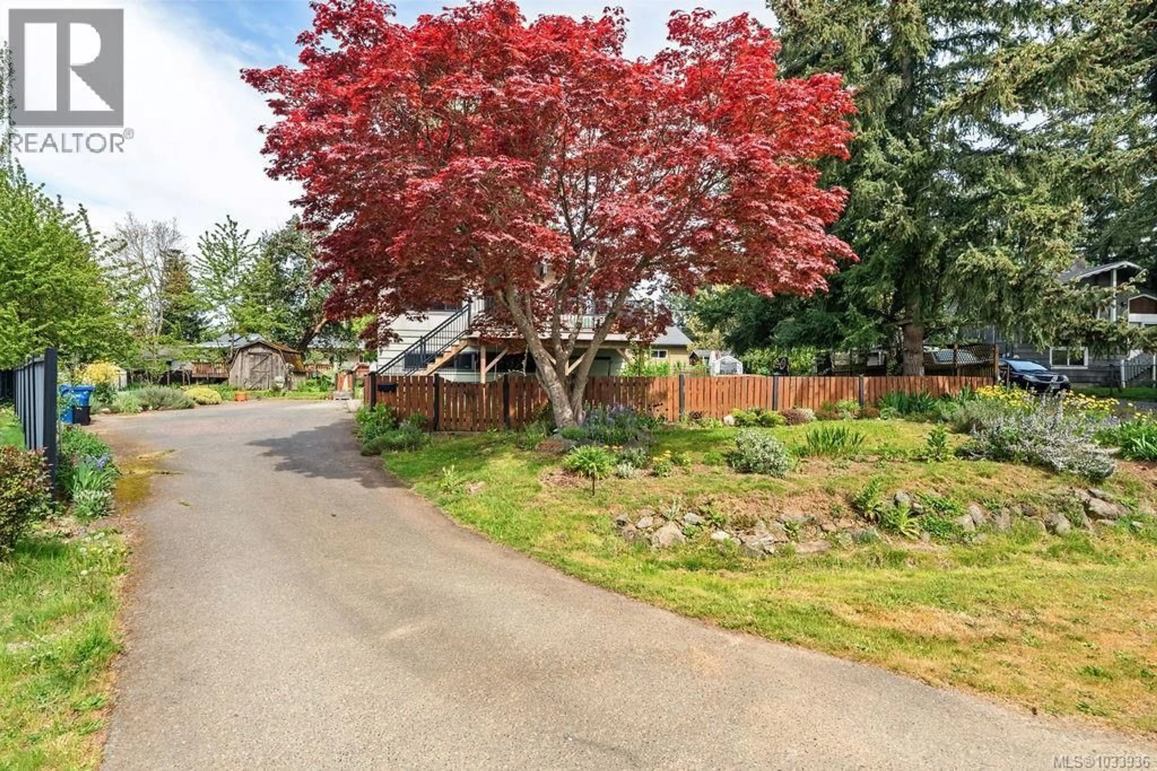 A pic from outside/outdoor area/front of a property/back of a property/a pic from drone, unknown for 5362 SOMERSET DRIVE, Nanaimo British Columbia V9T2K6