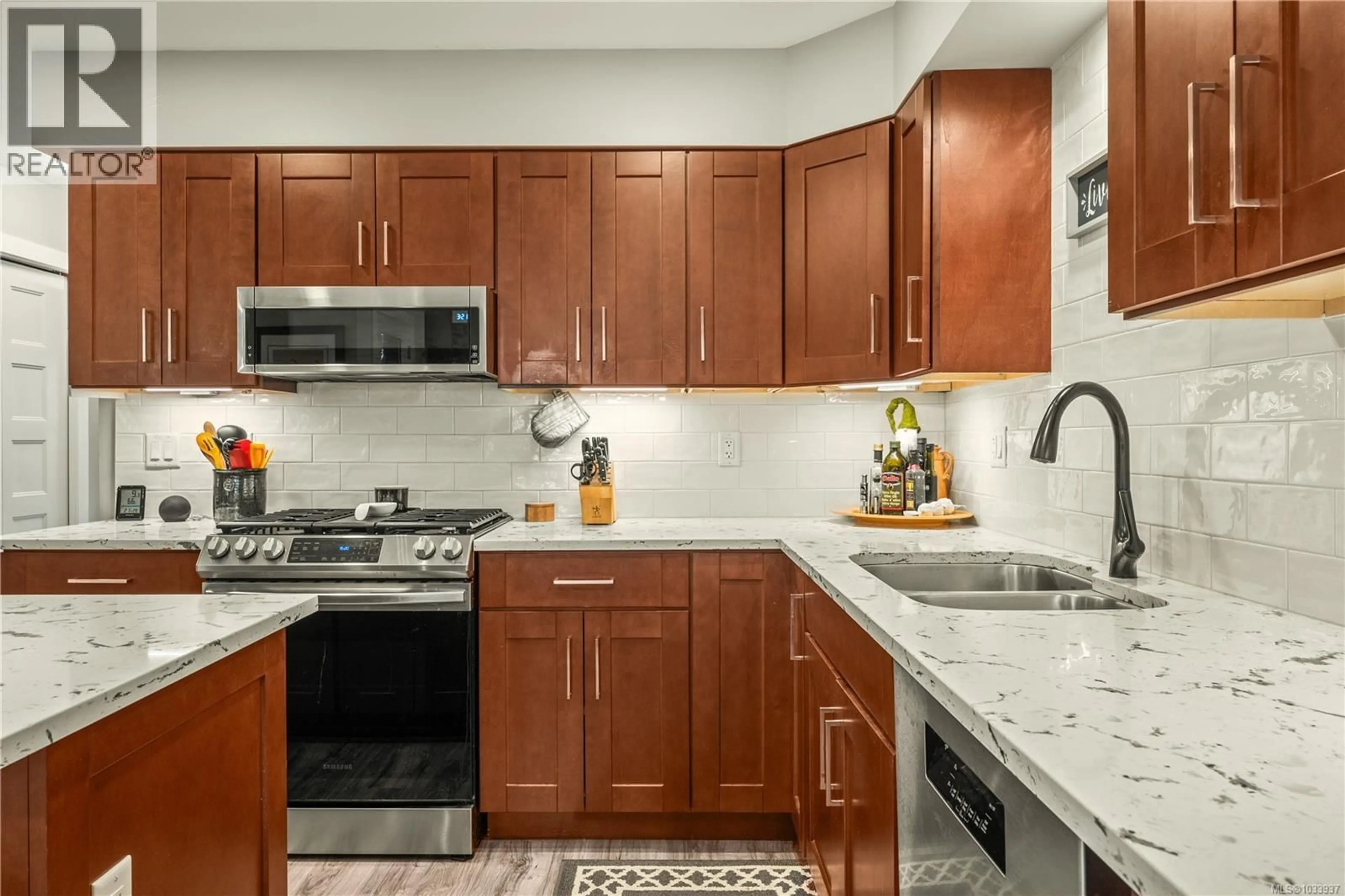 Standard kitchen, ceramic/tile floor for 107 - 2899 RIVER ROAD, Chemainus British Columbia V0R1K3