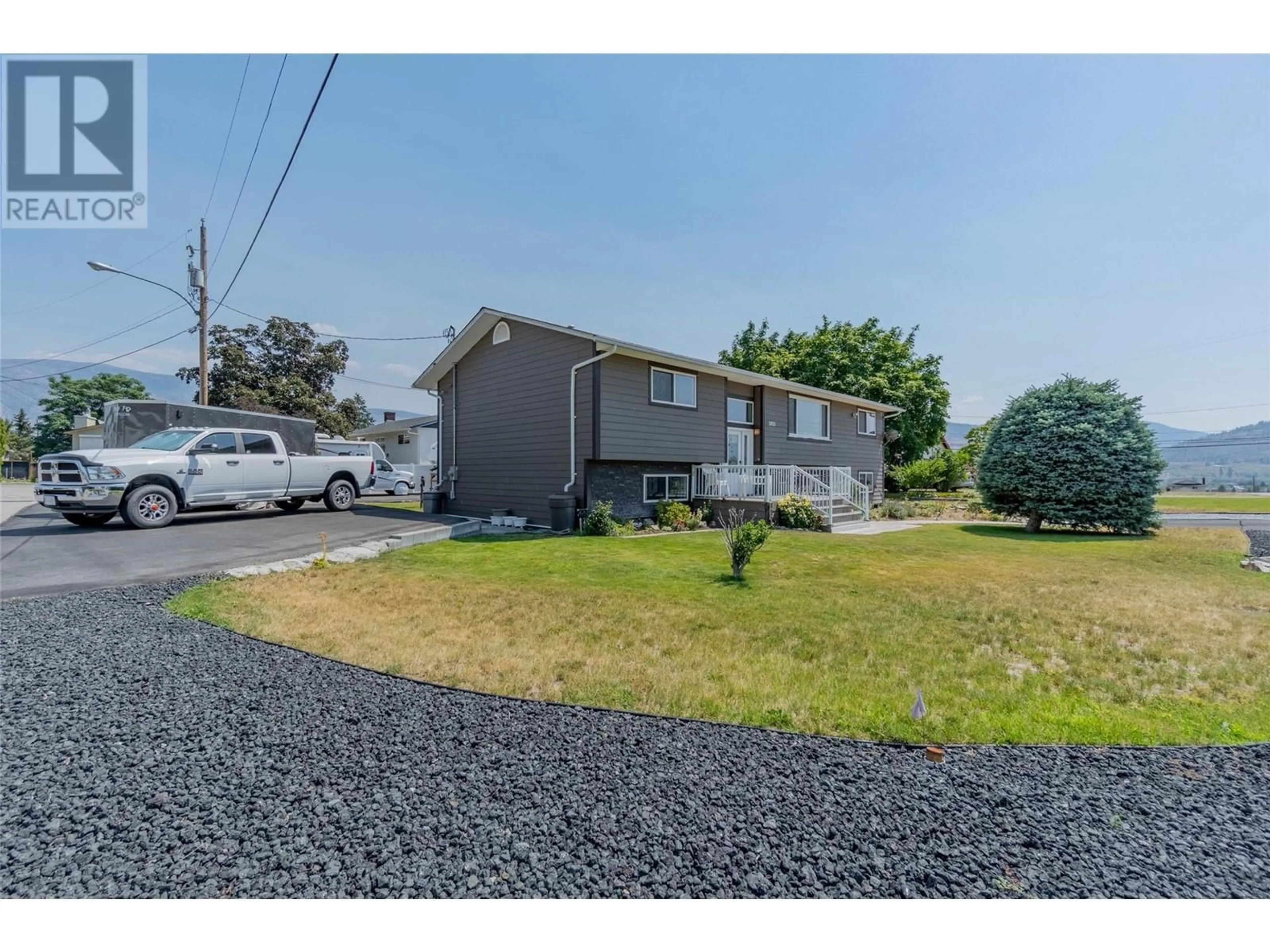 A pic from outside/outdoor area/front of a property/back of a property/a pic from drone, street for 5913 DIVIDEND STREET, Oliver British Columbia V0H1T6