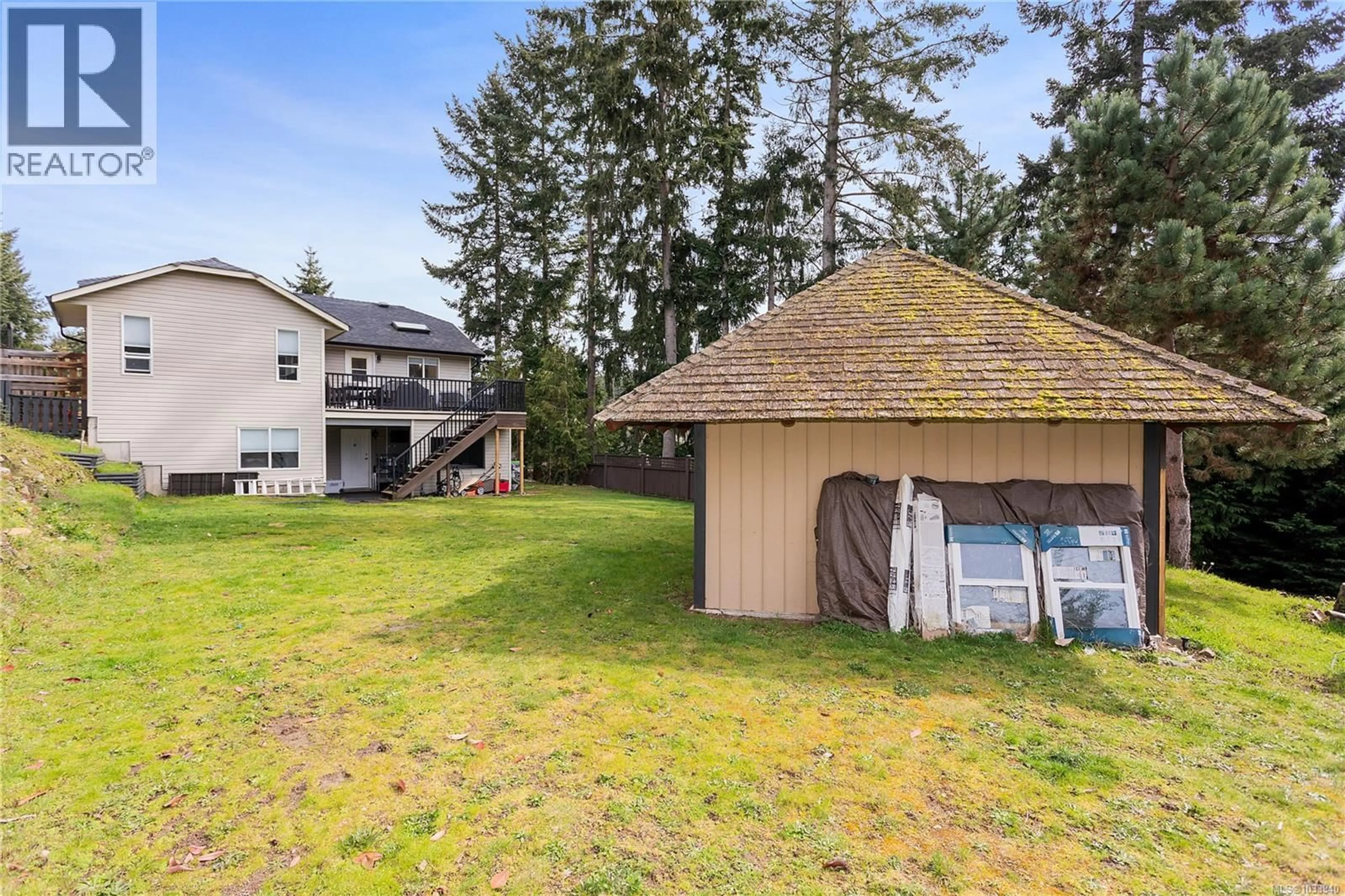A pic from outside/outdoor area/front of a property/back of a property/a pic from drone, unknown for 4755 SPIRIT PLACE, Nanaimo British Columbia V9V1N8
