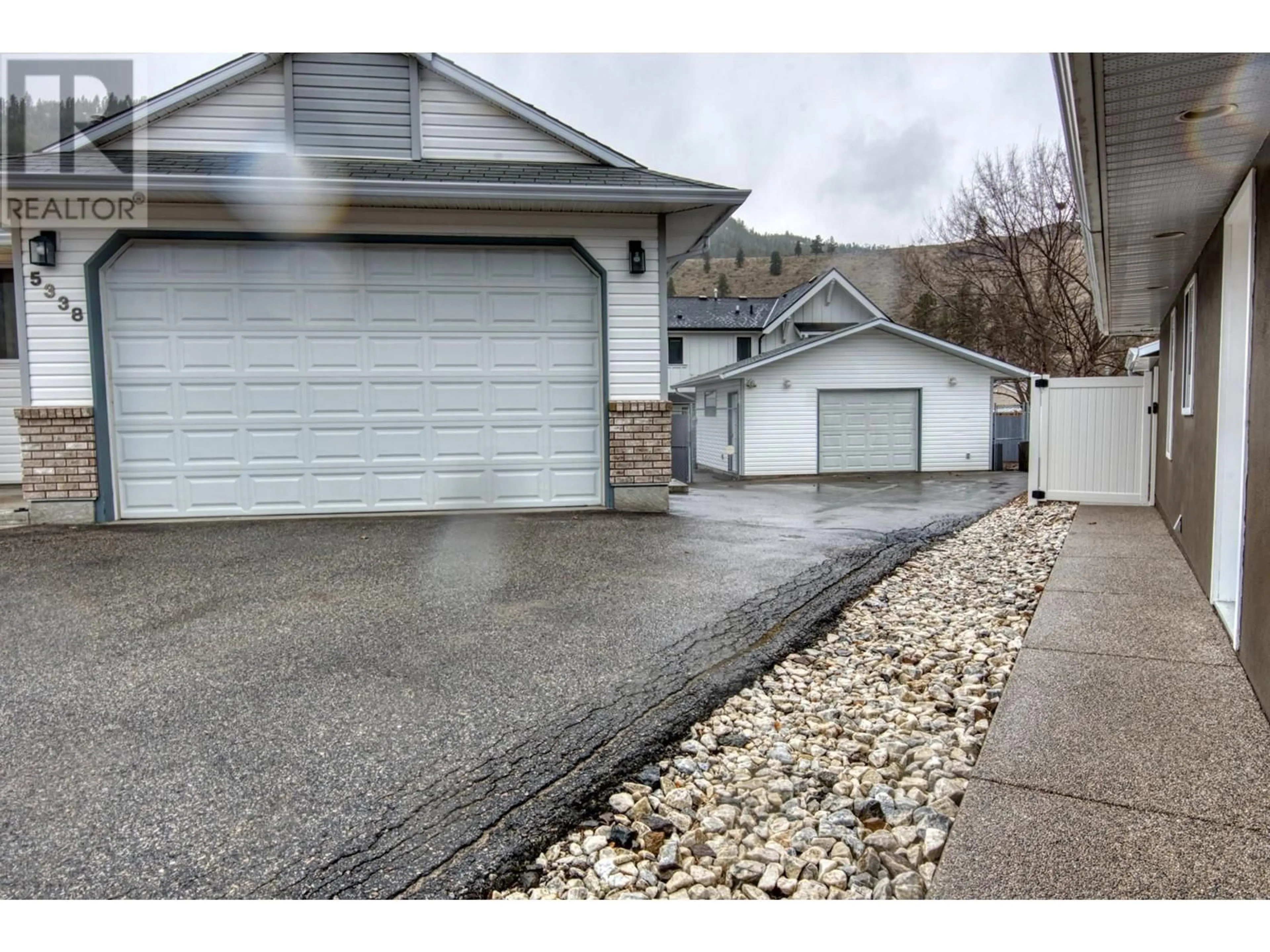 Indoor garage for 5338 CAMLYN COURT, Okanagan Falls British Columbia V0H1R0