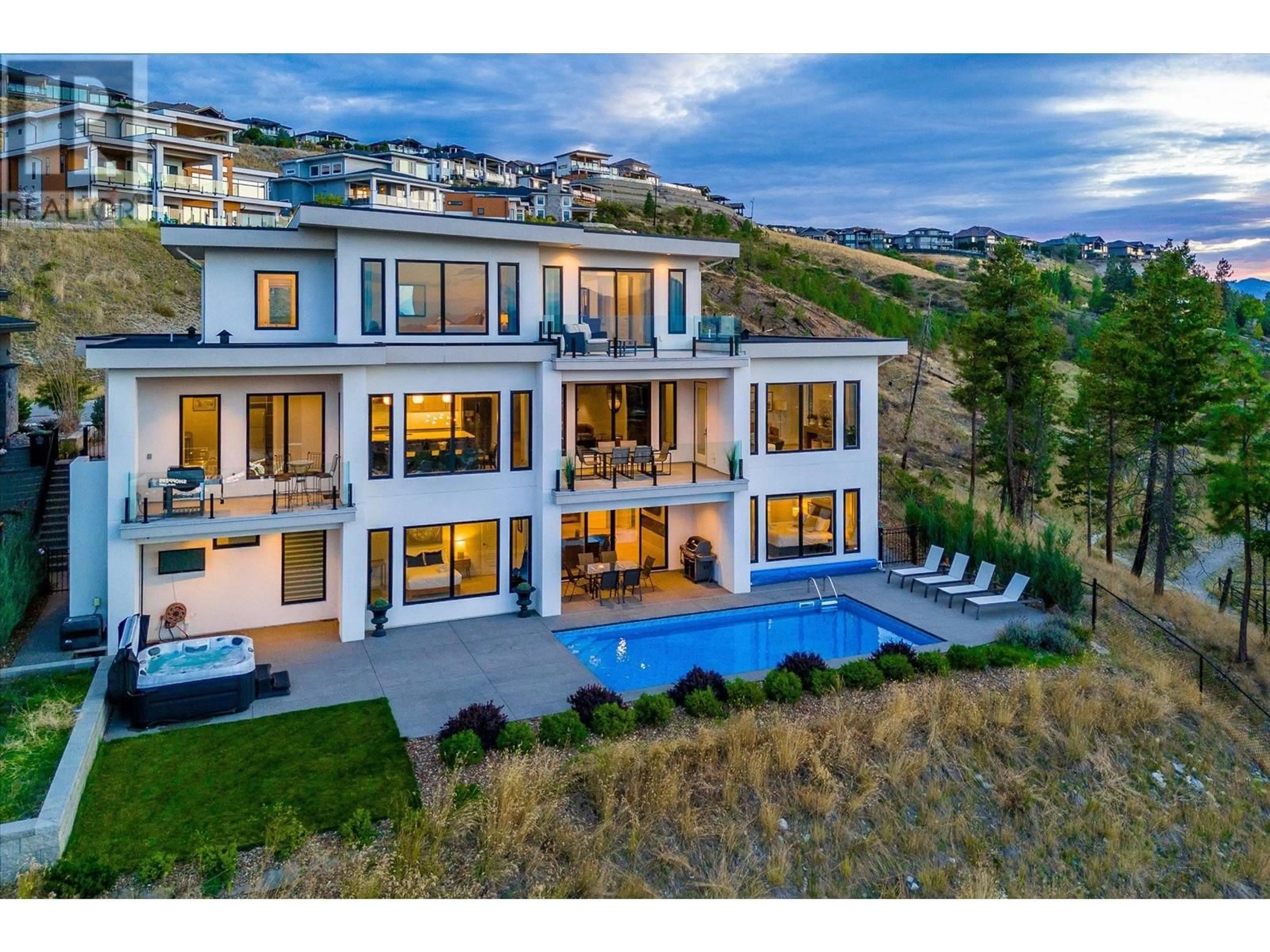 A pic from outside/outdoor area/front of a property/back of a property/a pic from drone, mountain view for 980 LEDGEVIEW COURT, Kelowna British Columbia V1W5M6