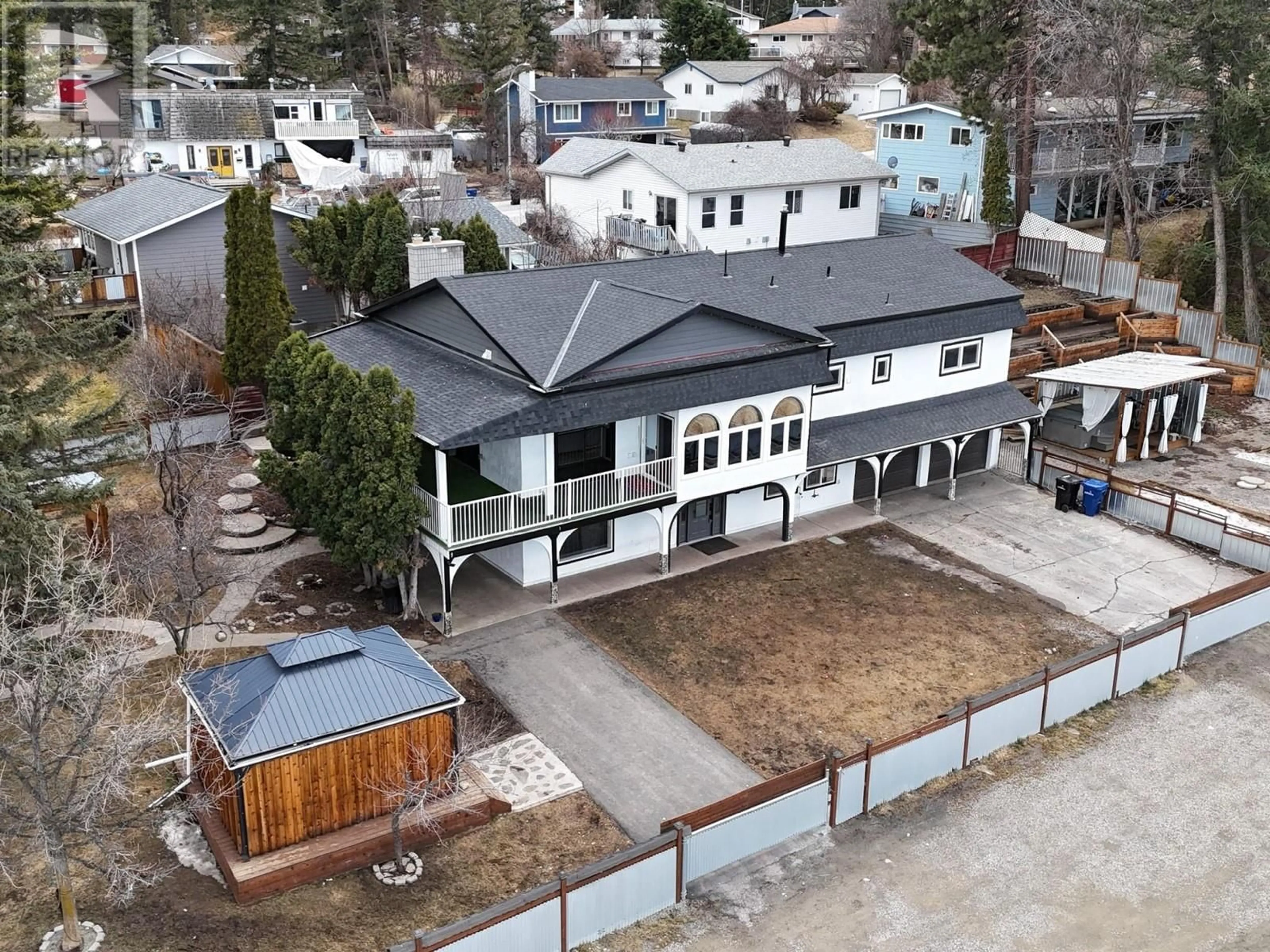 A pic from outside/outdoor area/front of a property/back of a property/a pic from drone, unknown for 3 21ST AVENUE SOUTH, Cranbrook British Columbia V1C3G9