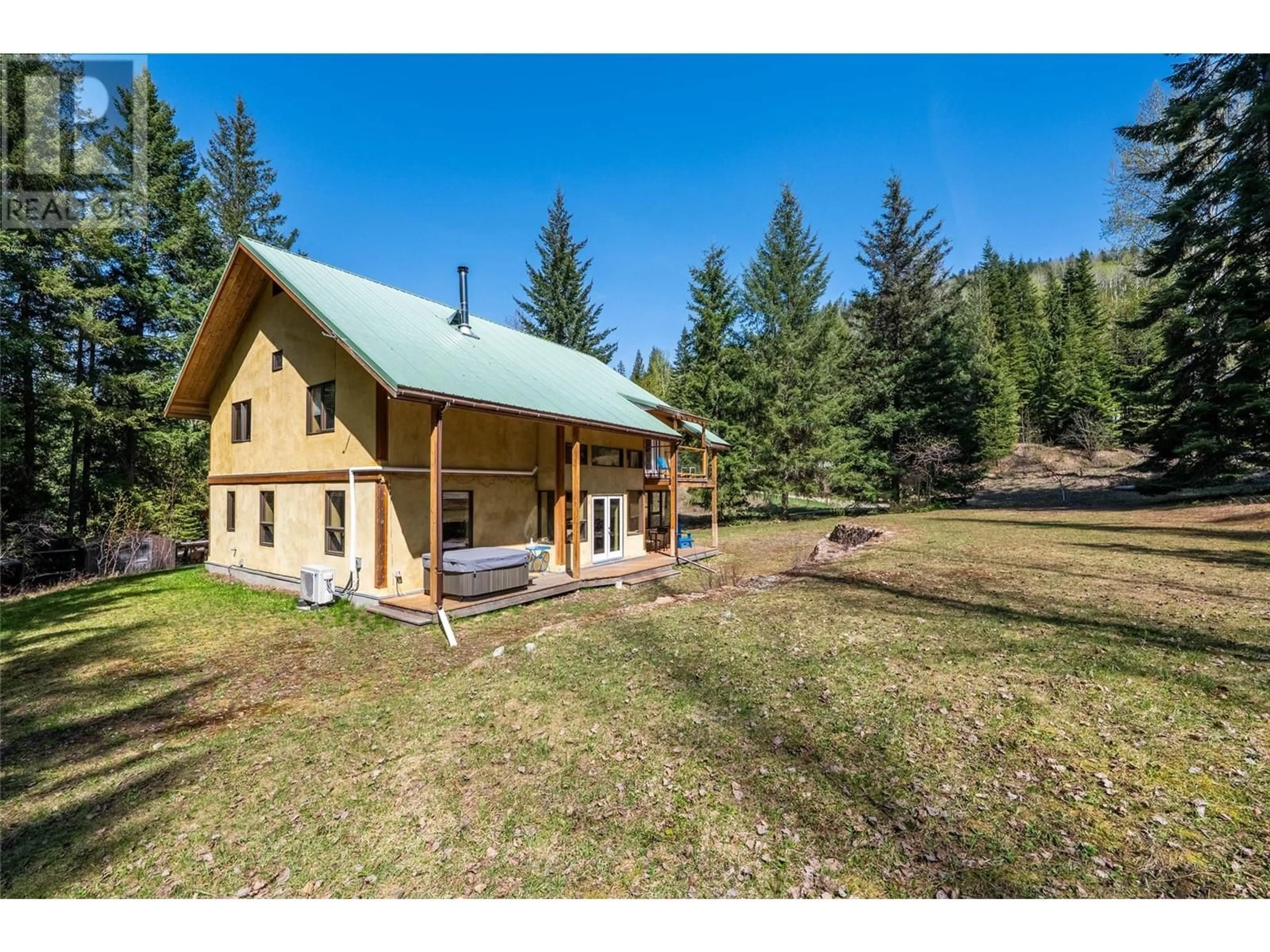 A pic from outside/outdoor area/front of a property/back of a property/a pic from drone, mountain view for 4226 SHASHEEN ROAD, Nelson British Columbia V1L6X1