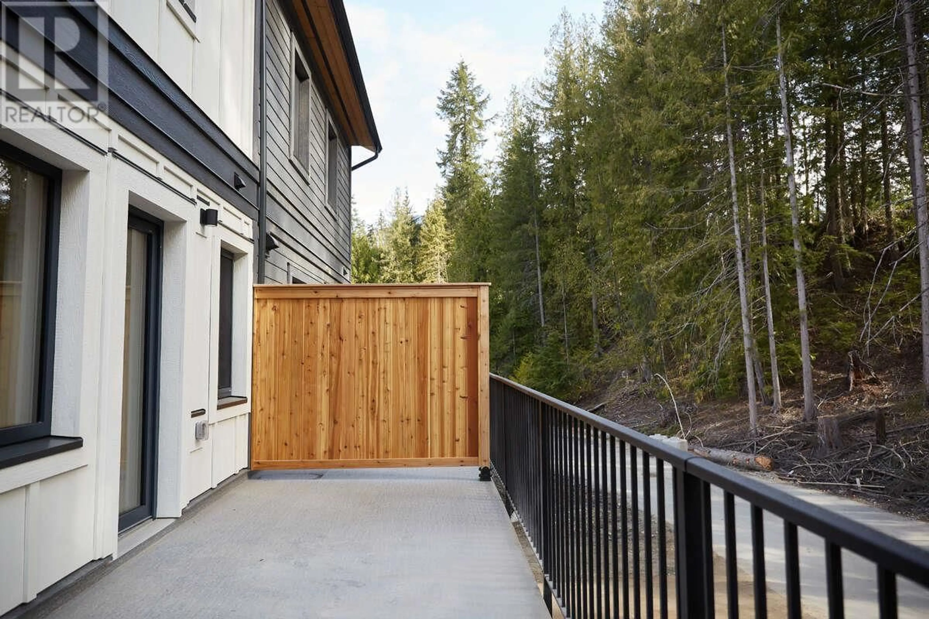 Patio, street for 33 - 1026 KEYSTONE CRESCENT, Revelstoke British Columbia V0E2S3