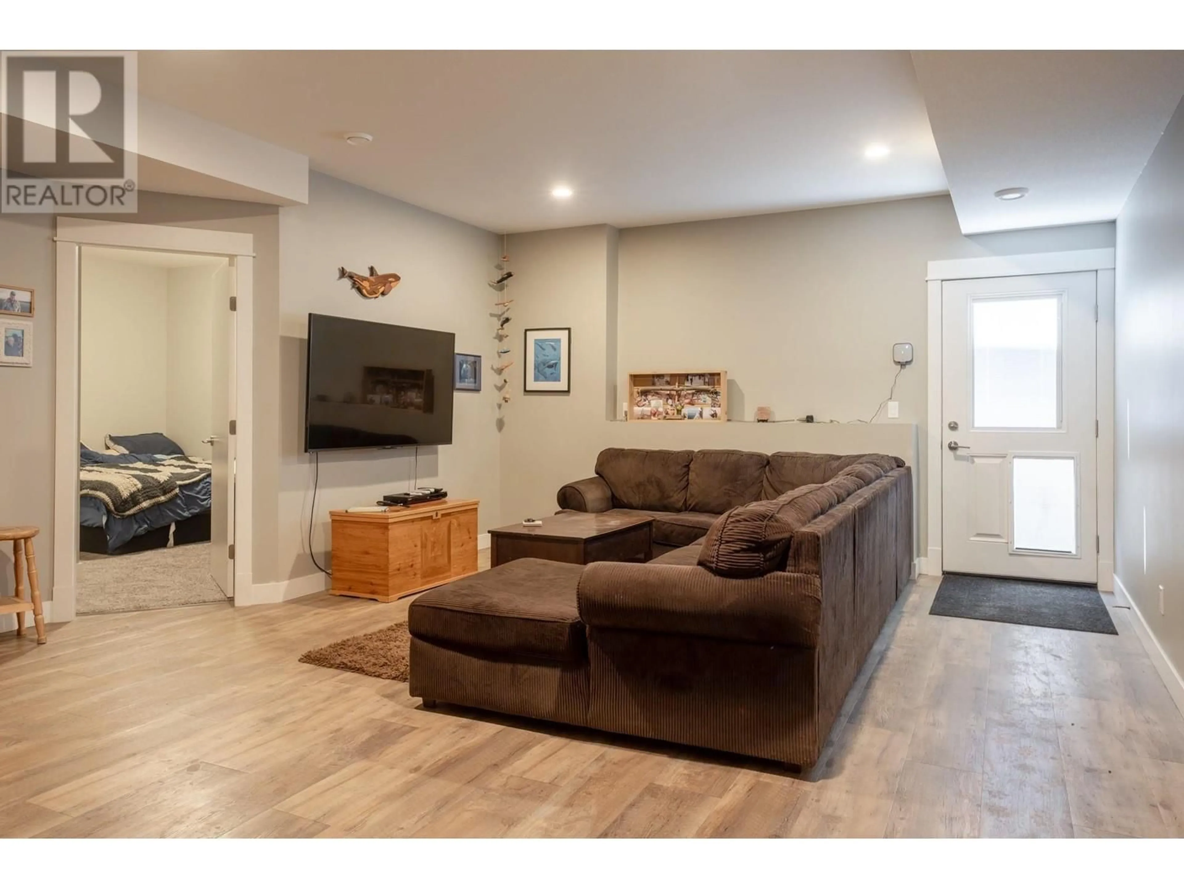 Living room with furniture, unknown for 1016 MT BEGBIE DRIVE, Vernon British Columbia V1B4A2