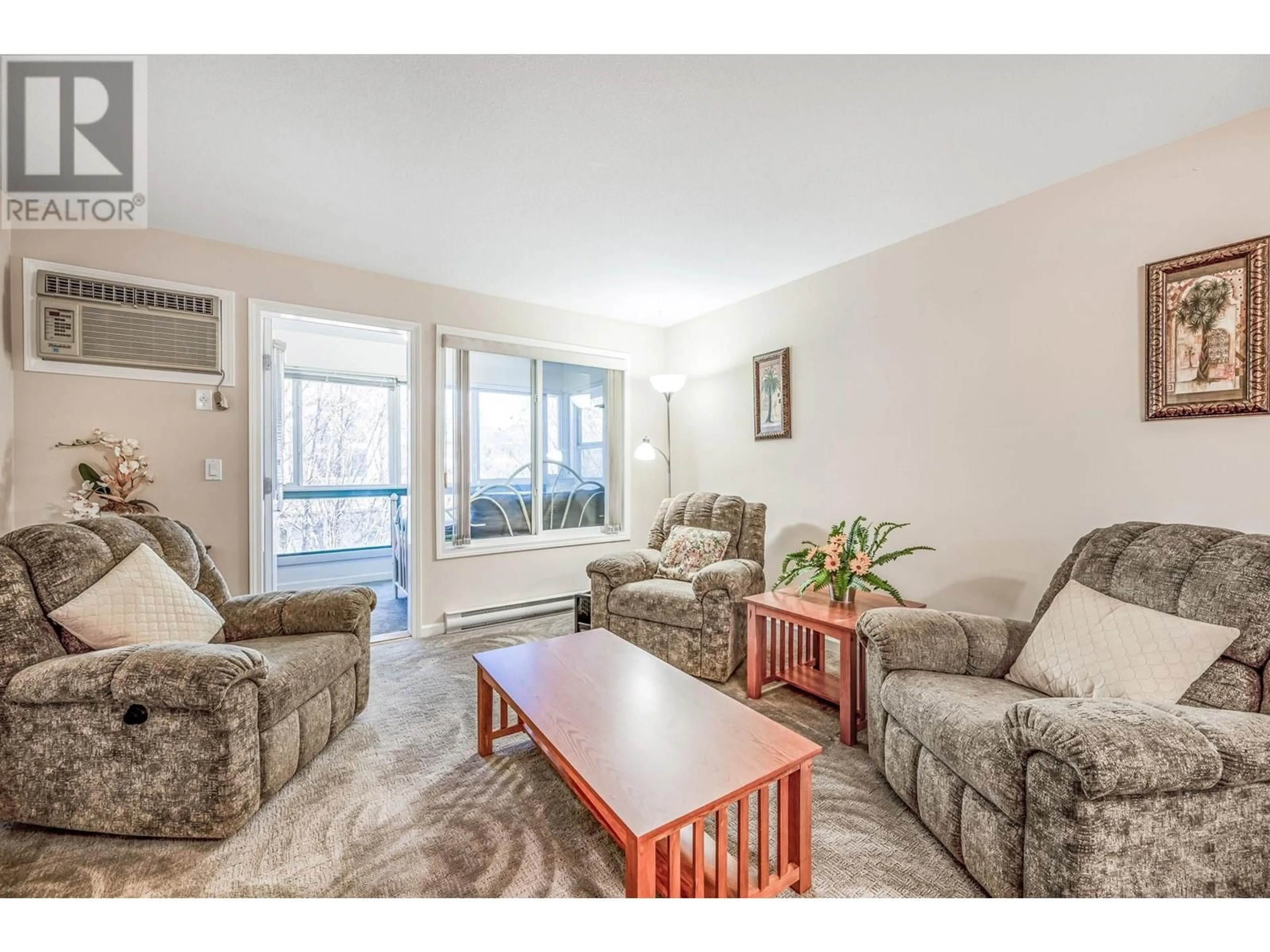 Living room with furniture, unknown for 311 - 980 GLENWOOD AVENUE, Kelowna British Columbia V1Y9P2