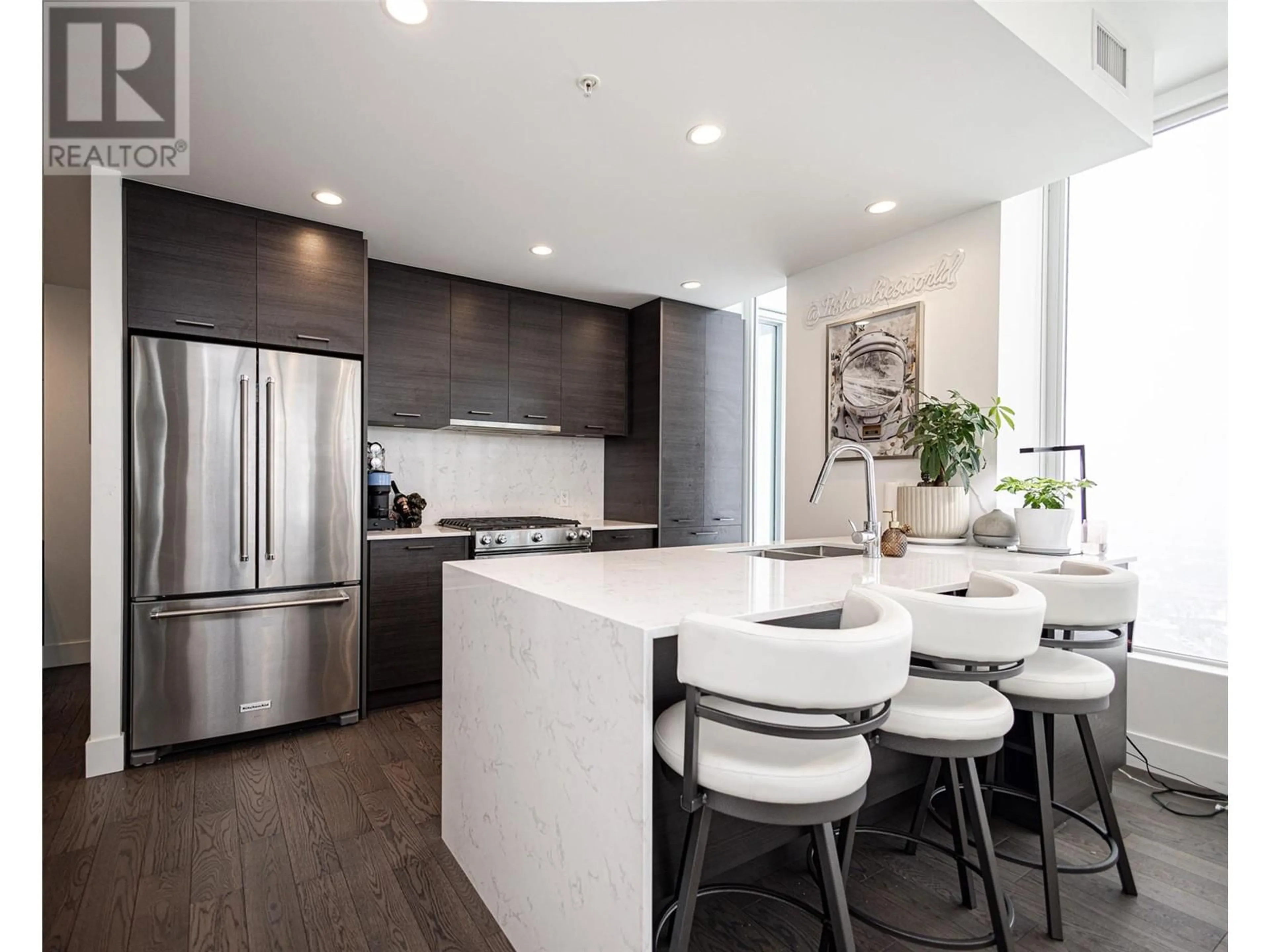 Contemporary kitchen, unknown for 1902 - 1181 SUNSET DRIVE, Kelowna British Columbia V1Y0J4