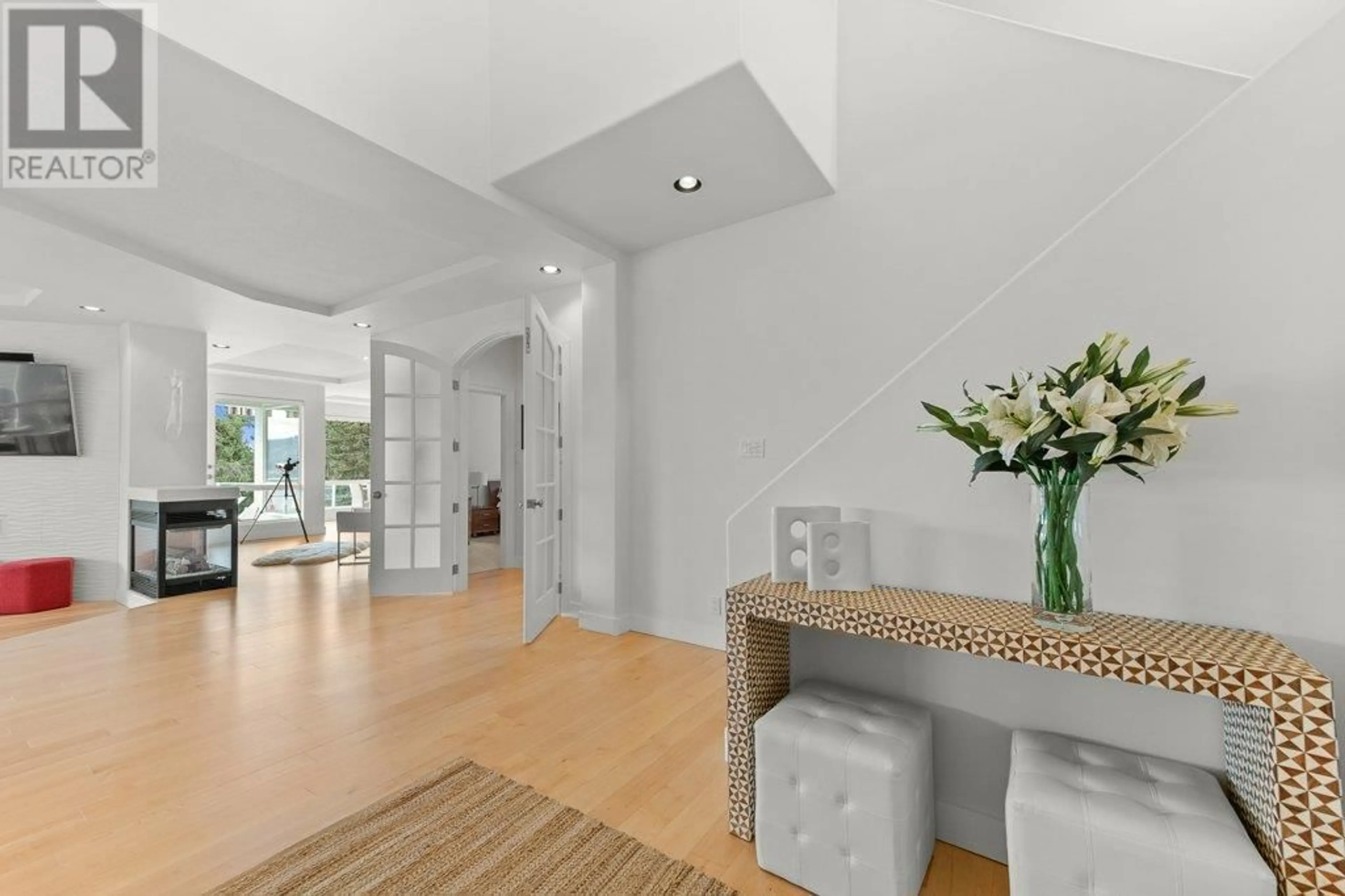 Indoor foyer for 3044 DEBECK ROAD, Naramata British Columbia V0H1N1
