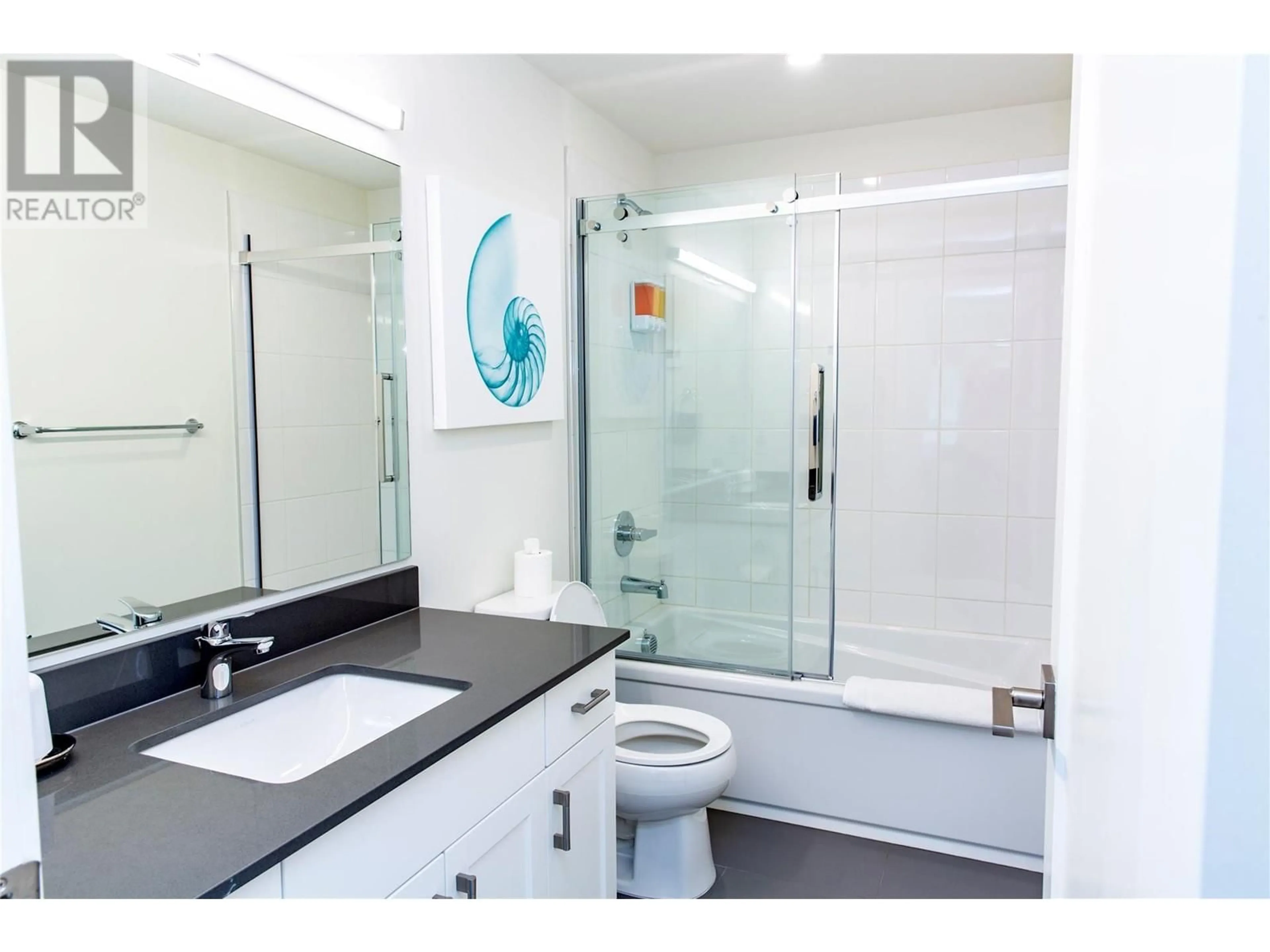 Standard bathroom, ceramic/tile floor for 6202 - 1901 NELS NELSON CRESCENT, Revelstoke British Columbia V0E2S0