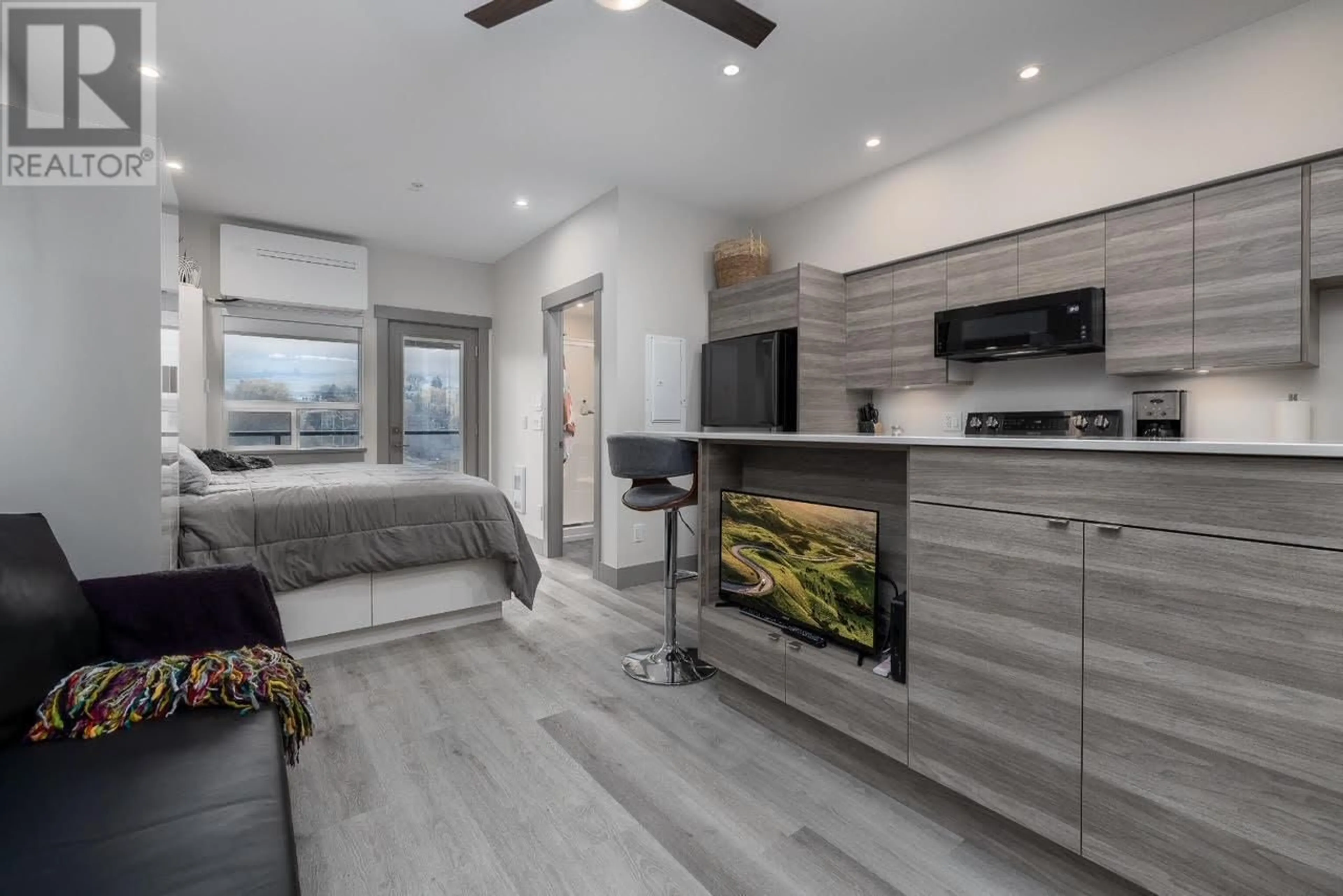 Unknown for 403 - 2555 LAKESHORE ROAD, Vernon British Columbia V1H0A4