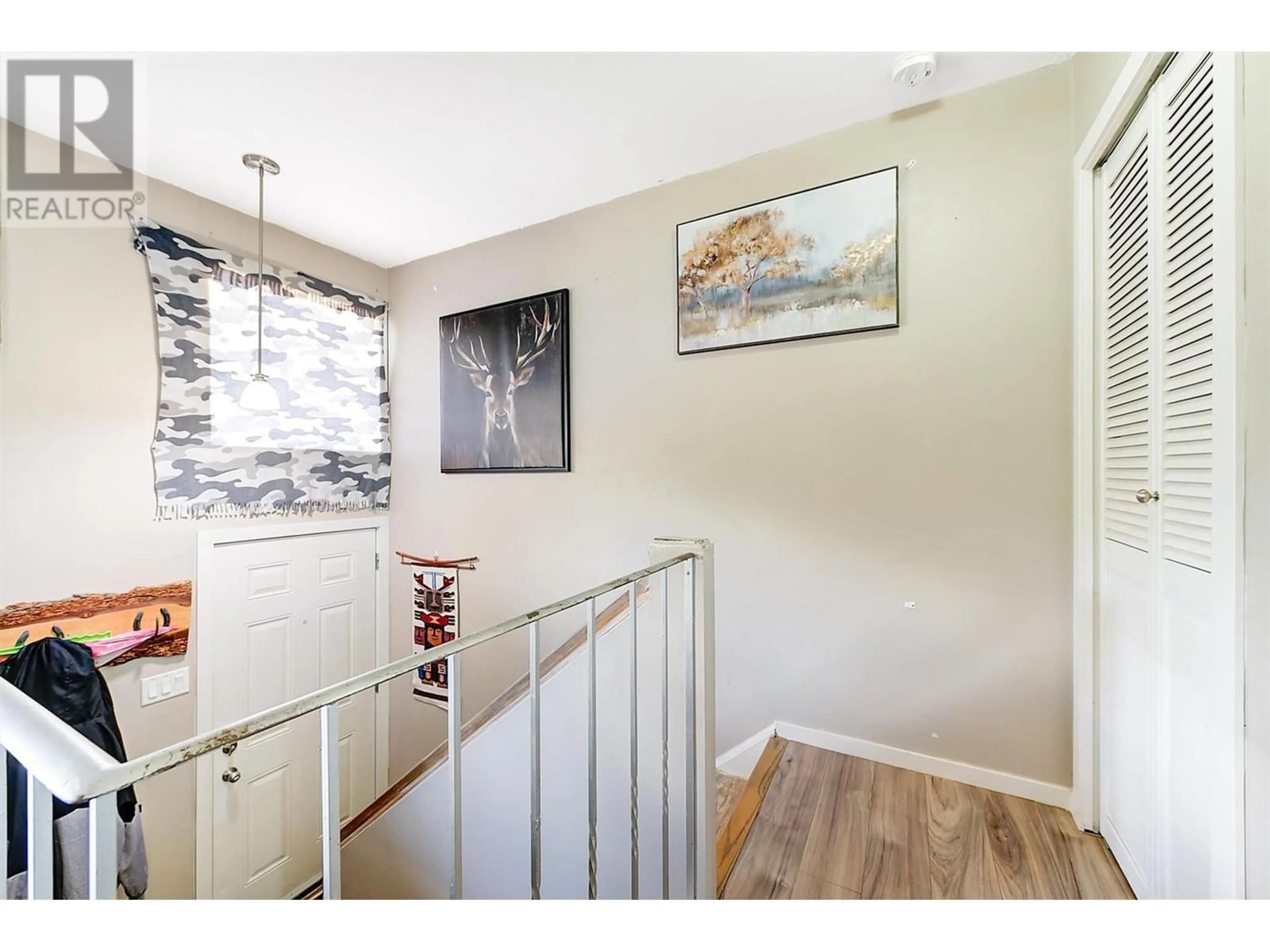Indoor entryway for 265 FIR COURT, Kelowna British Columbia V1X2B8