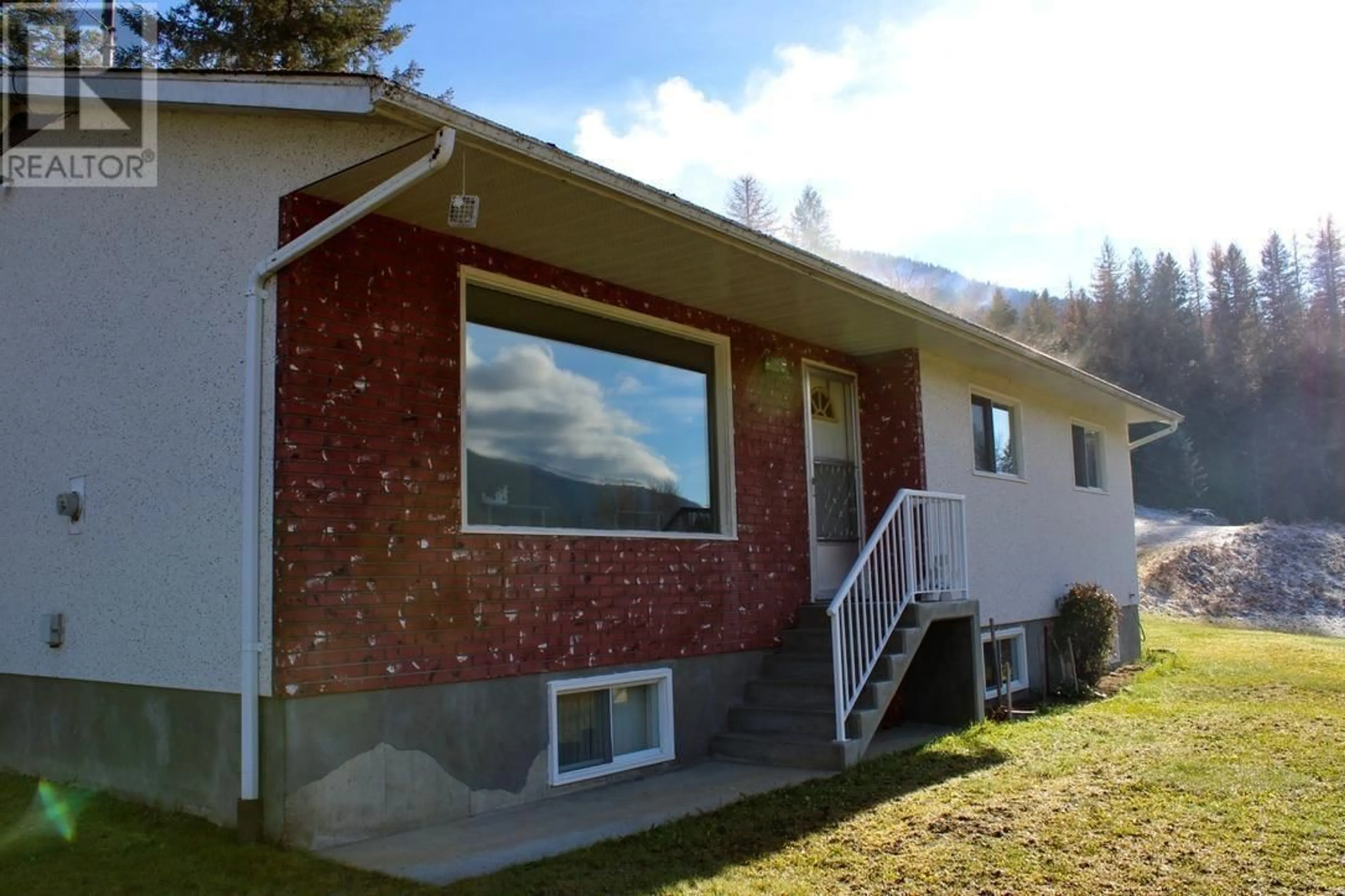 Home with vinyl exterior material, unknown for 6915 KIMOFF ROAD, Appledale British Columbia V0G2J0