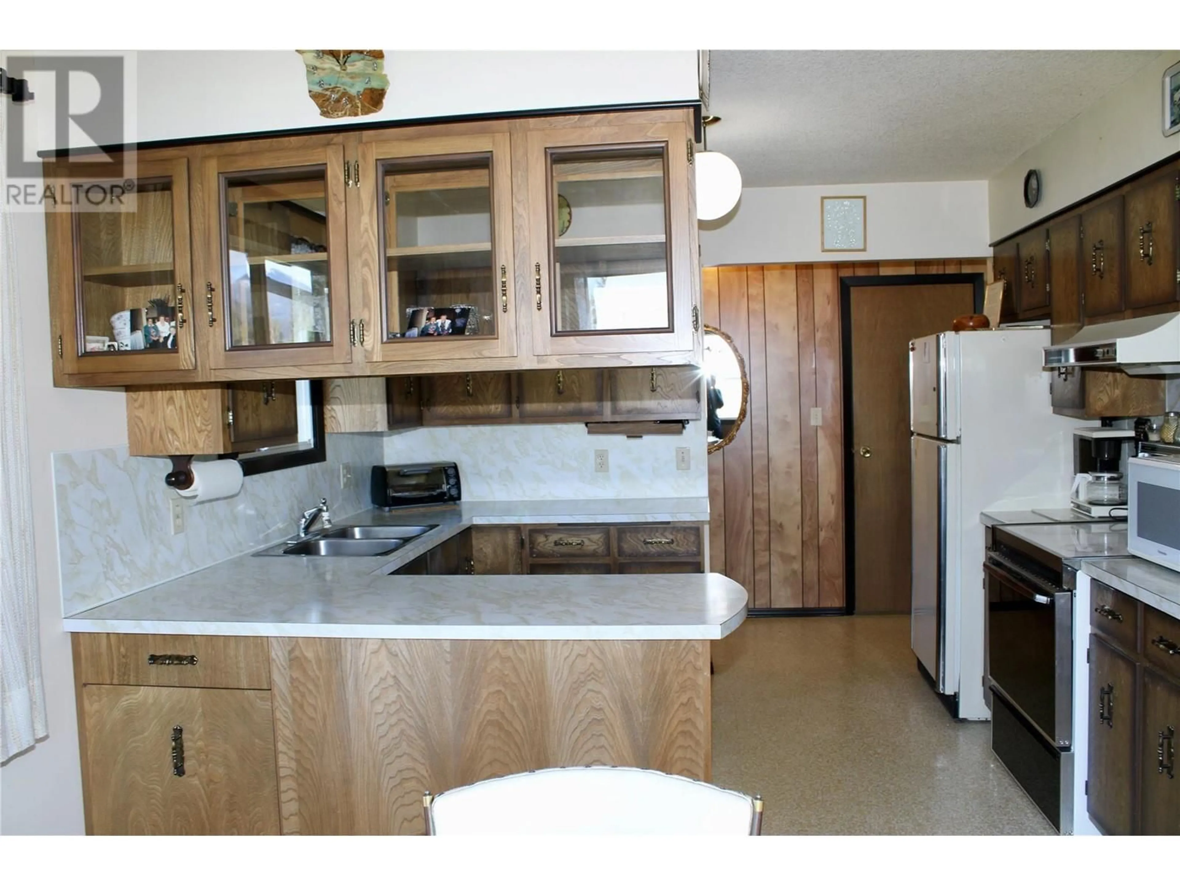 Standard kitchen, unknown for 6915 KIMOFF ROAD, Appledale British Columbia V0G2J0