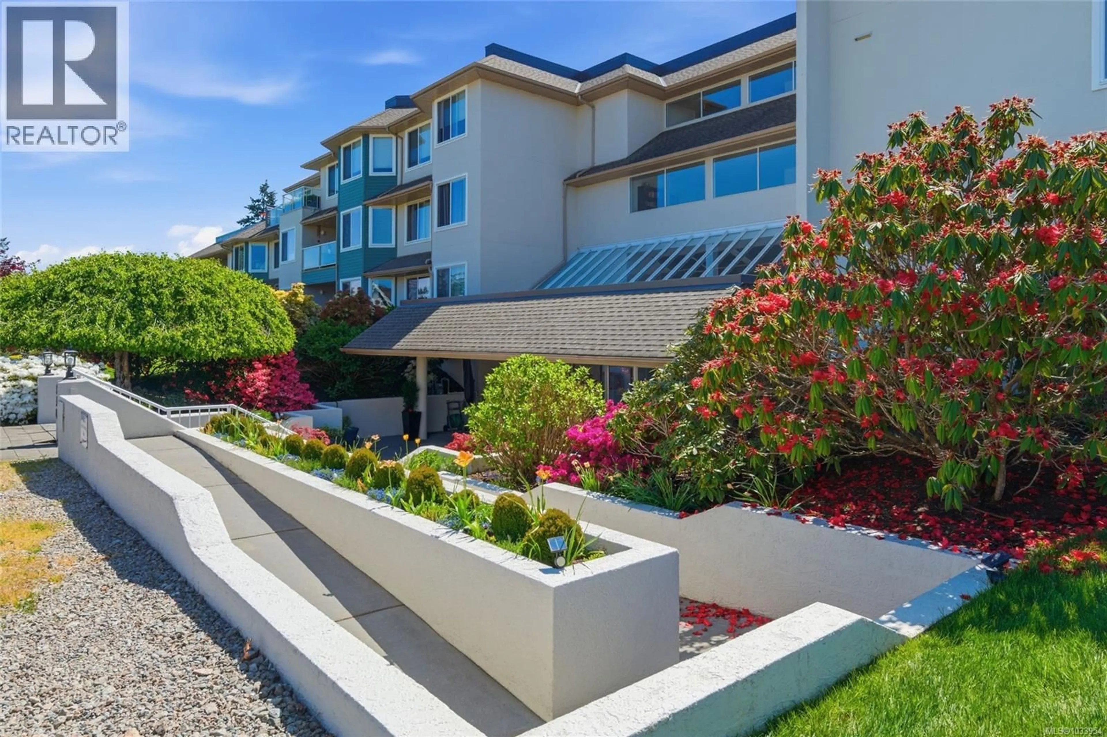 Patio, unknown for 101 - 134 FIFTH AVENUE EAST, Qualicum Beach British Columbia V9K1Y7