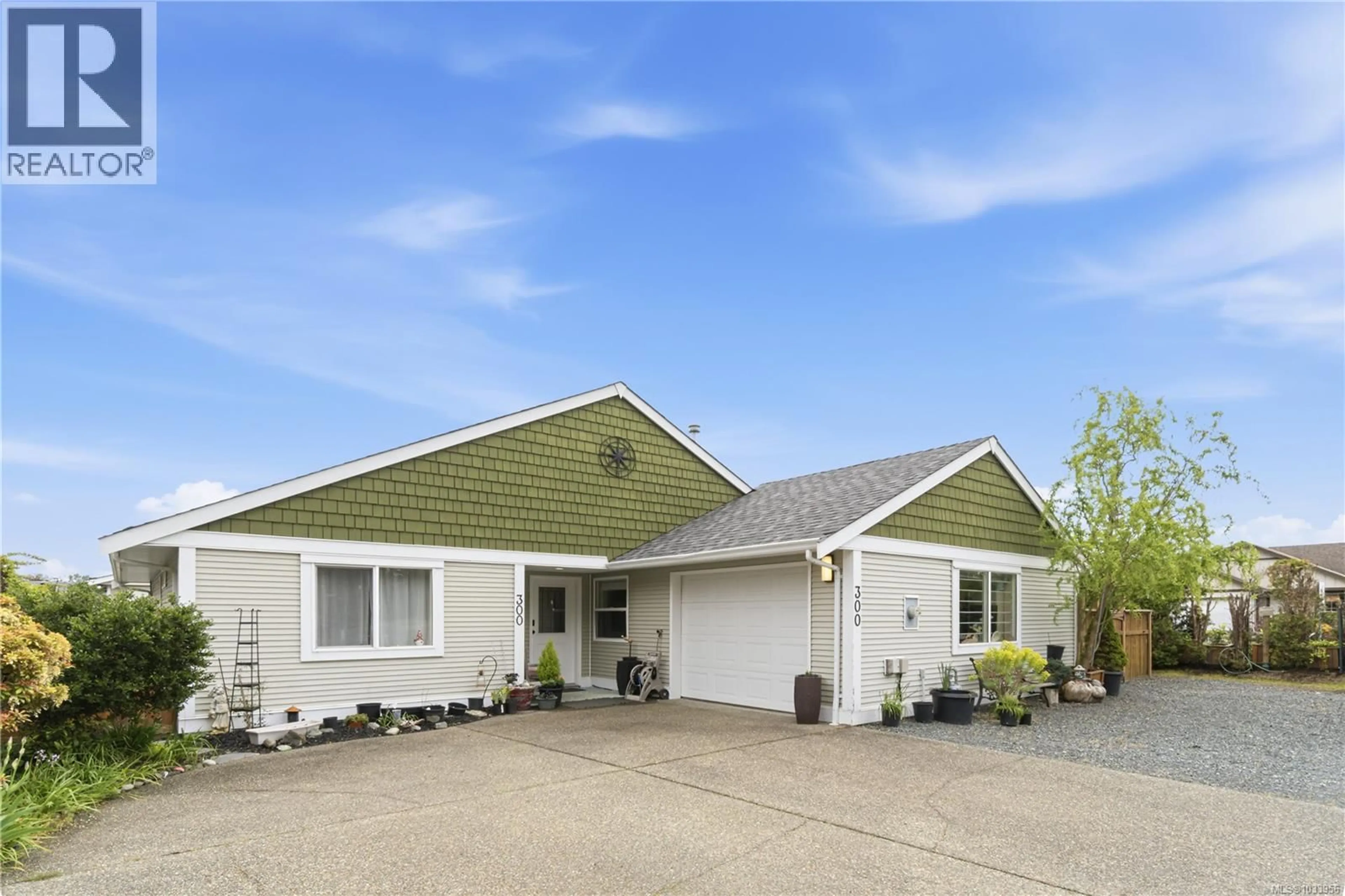 Home with vinyl exterior material, street for 300 CHURCH ROAD, Parksville British Columbia V9P2T8