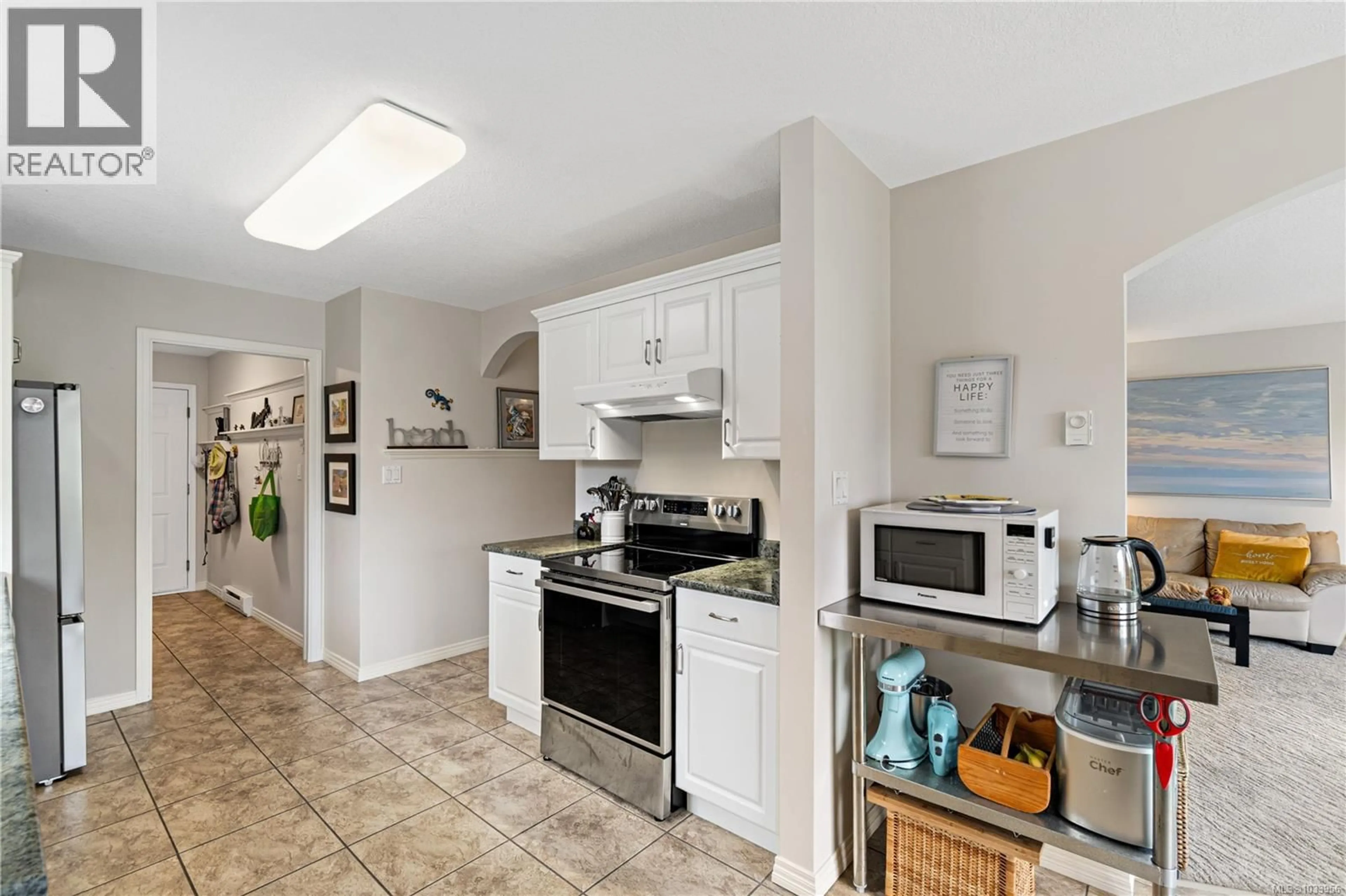 Open concept kitchen, ceramic/tile floor for 300 CHURCH ROAD, Parksville British Columbia V9P2T8