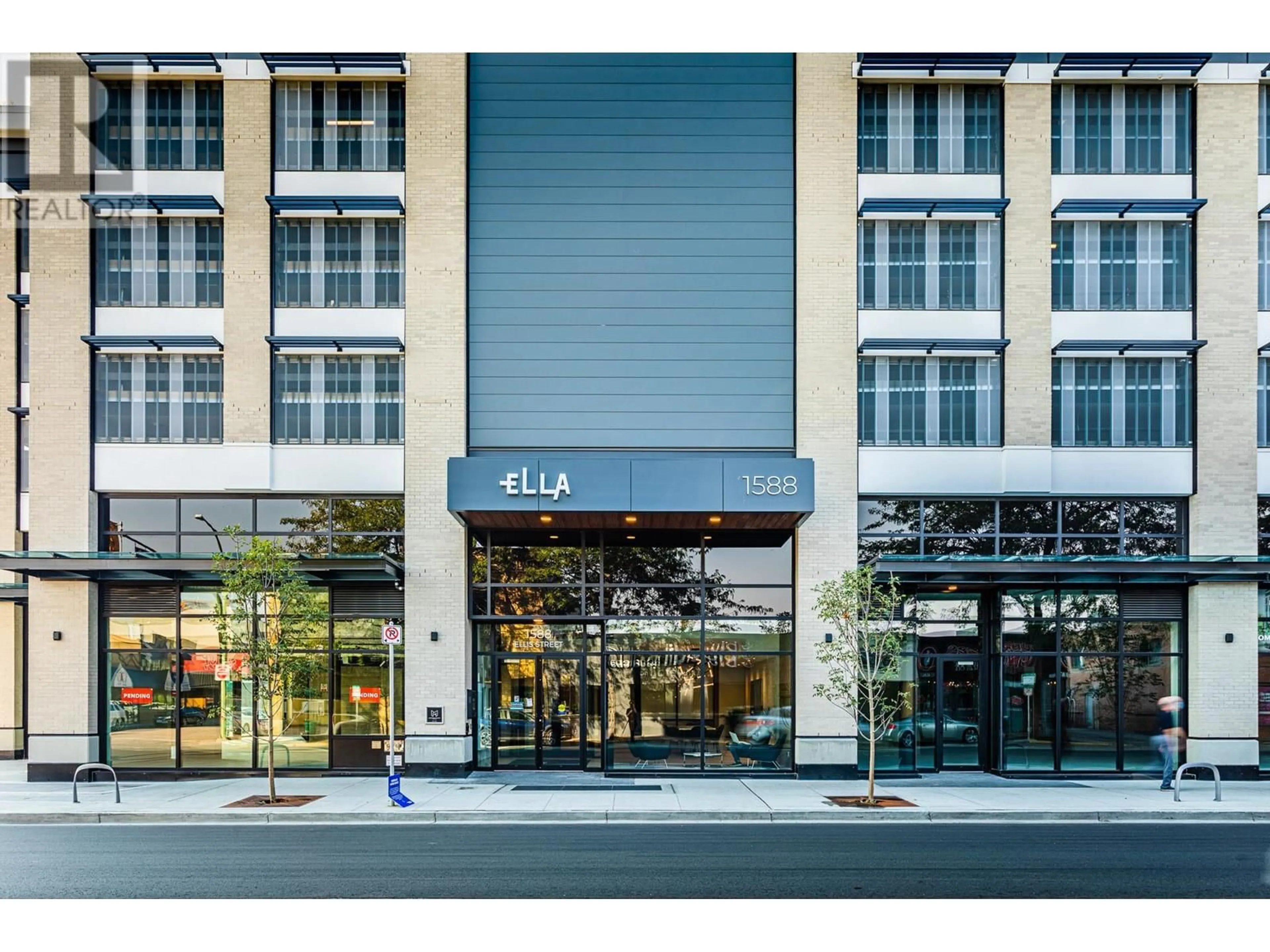 Indoor foyer for 807 - 1588 ELLIS STREET, Kelowna British Columbia V1Y2A6