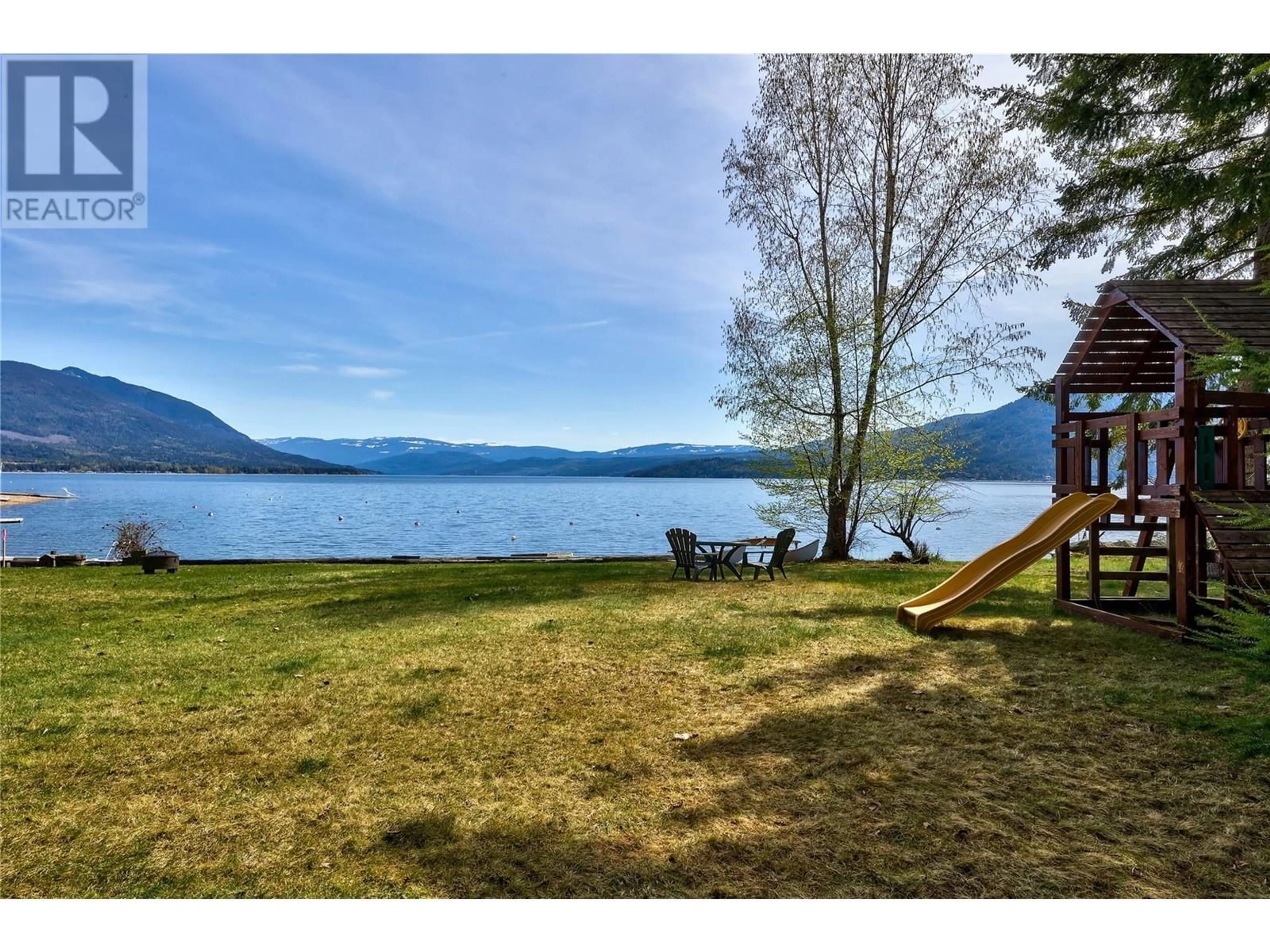 A pic from outside/outdoor area/front of a property/back of a property/a pic from drone, water/lake/river/ocean view for 22 - 6102 DAVIS ROAD, Magna Bay British Columbia V0E1M7