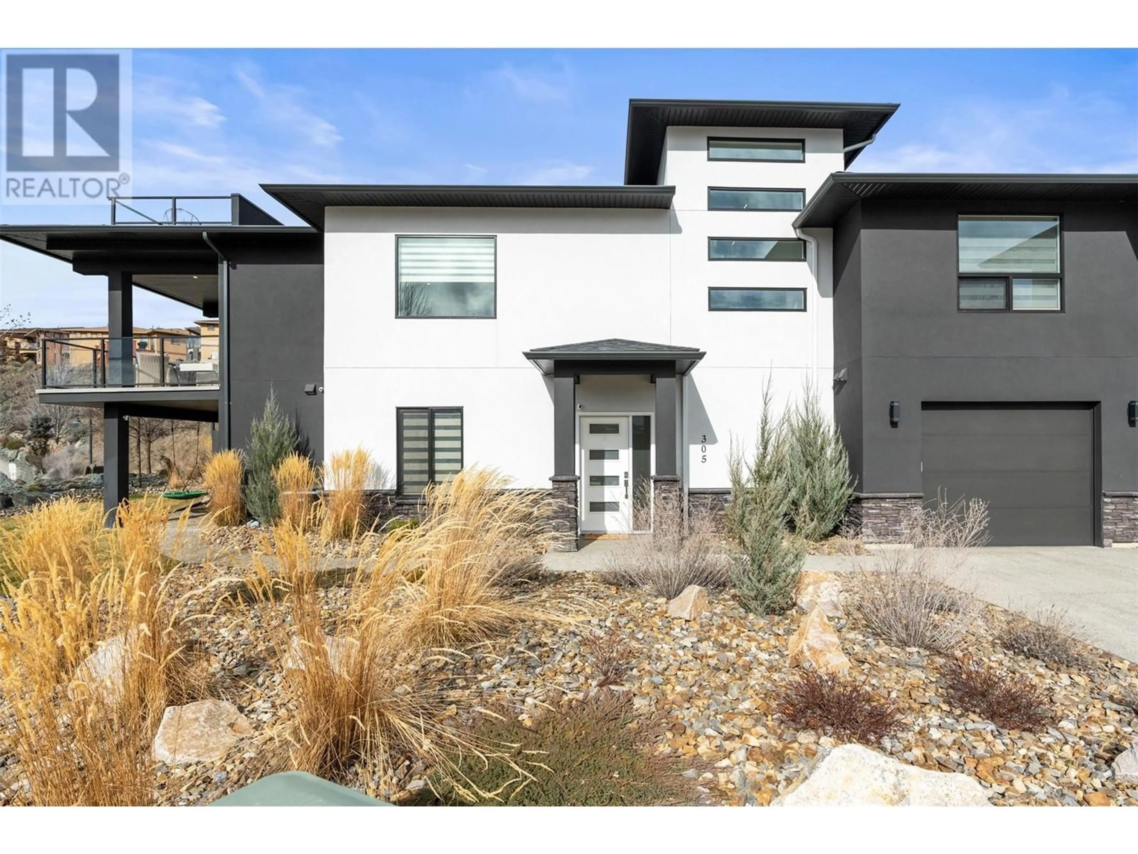 Home with vinyl exterior material, street for 305 CORDON PLACE, Vernon British Columbia V1H1Z9