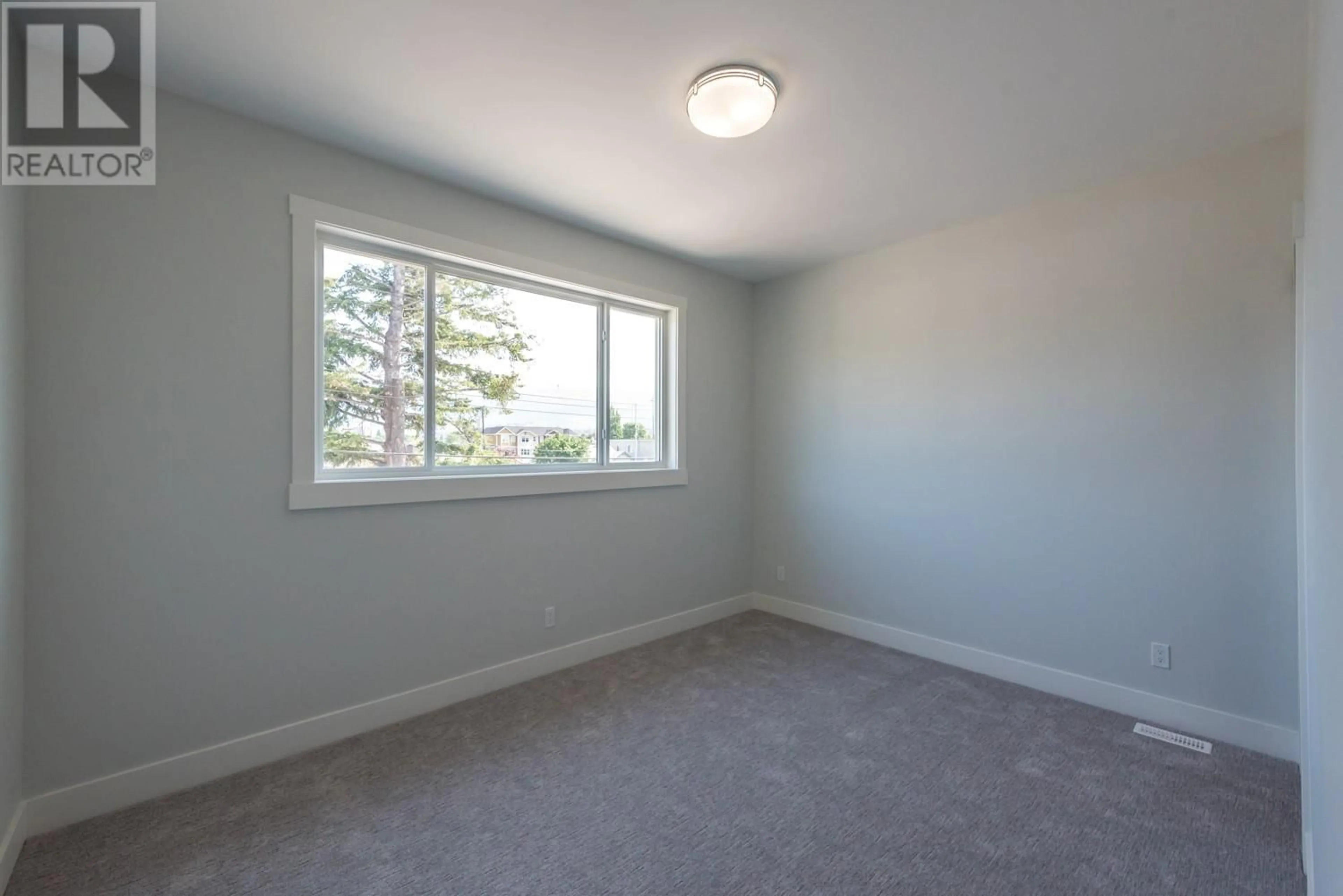 A pic of a room for 101 - 742 KAMLOOPS AVENUE, Penticton British Columbia V2A2J4