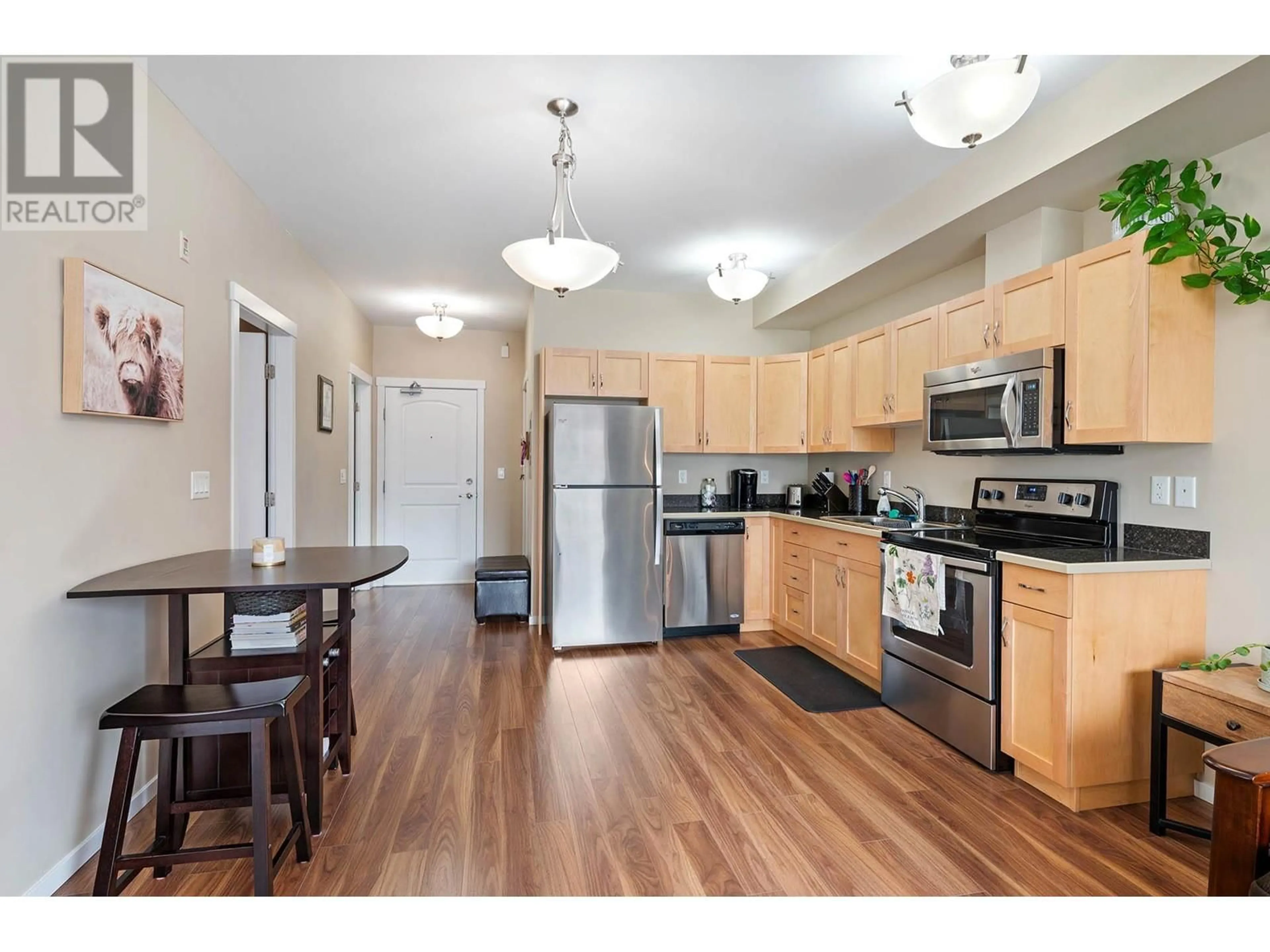Standard kitchen, wood/laminate floor for 309 - 429 ST PAUL STREET, Kamloops British Columbia V2C2J7