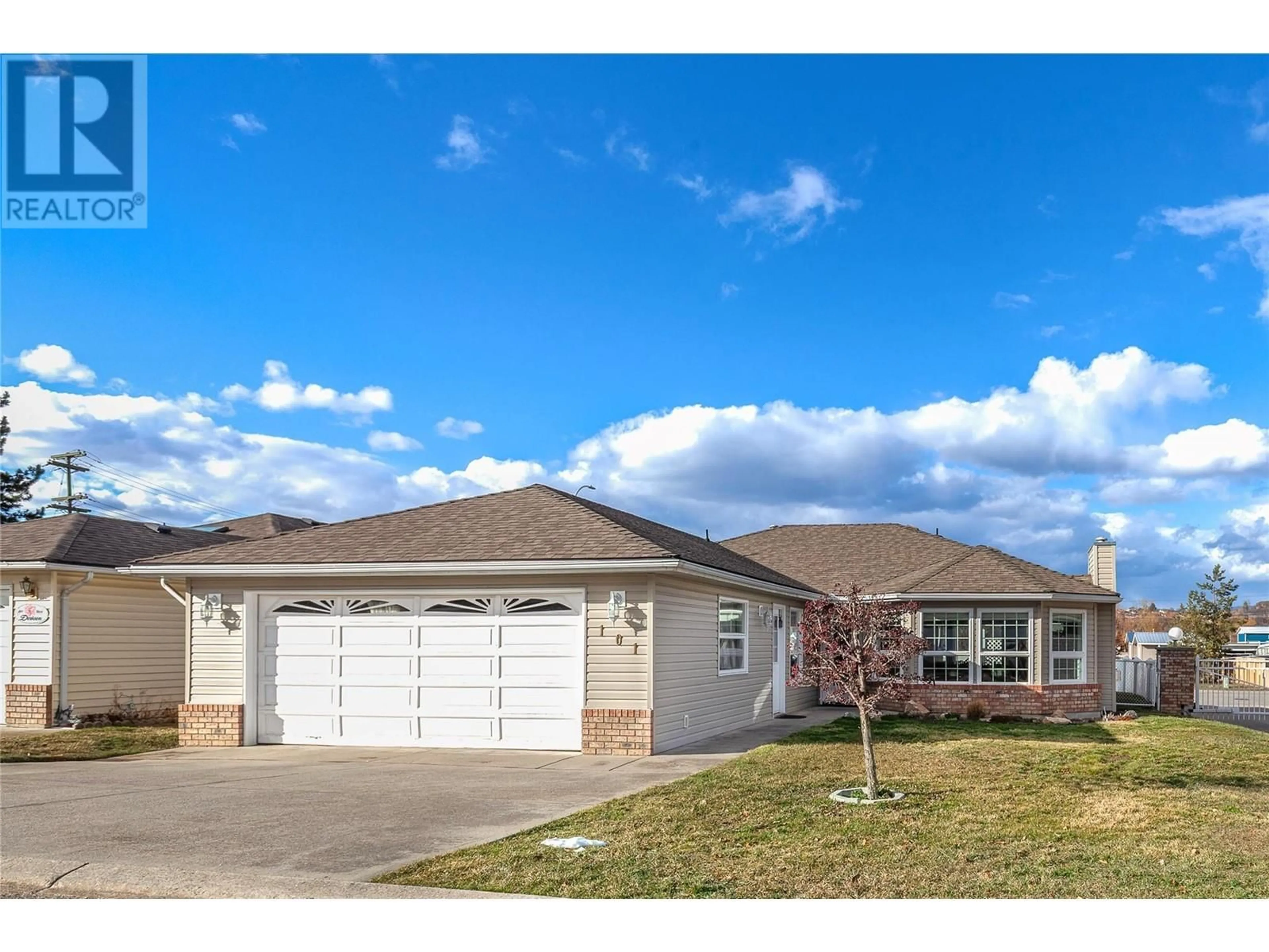 Home with vinyl exterior material, street for 101 - 1108 14TH AVENUE, Vernon British Columbia V1B2S5