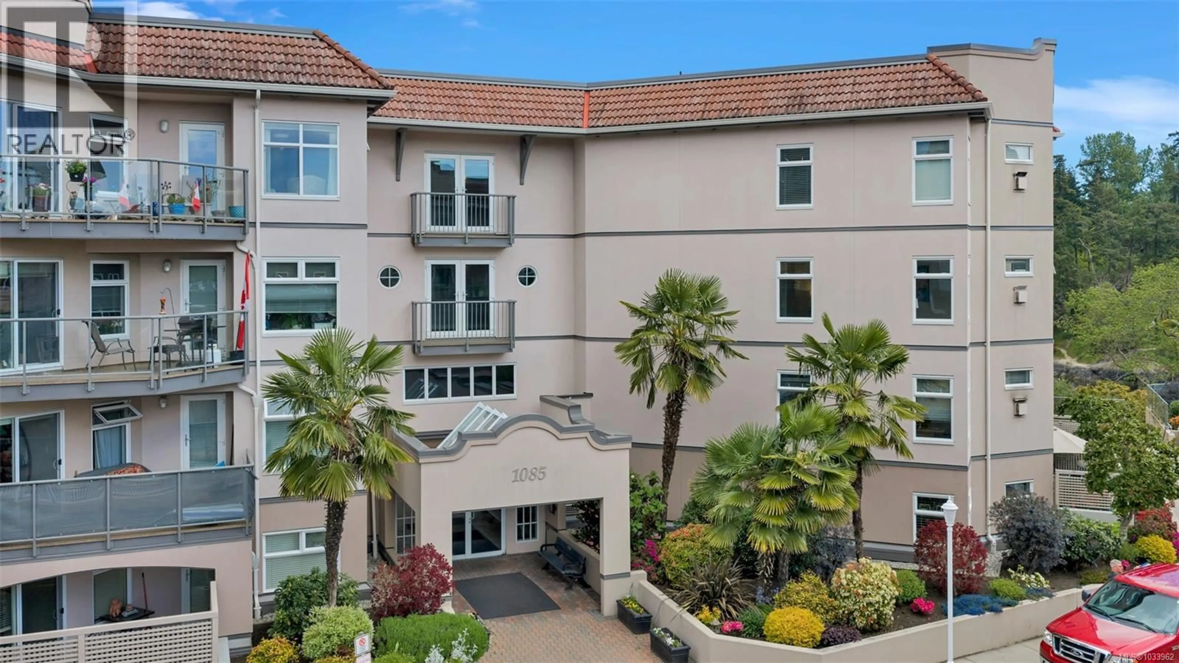 A pic from outside/outdoor area/front of a property/back of a property/a pic from drone, unknown for 301 - 1085 TILLICUM ROAD, Esquimalt British Columbia V9A7M3