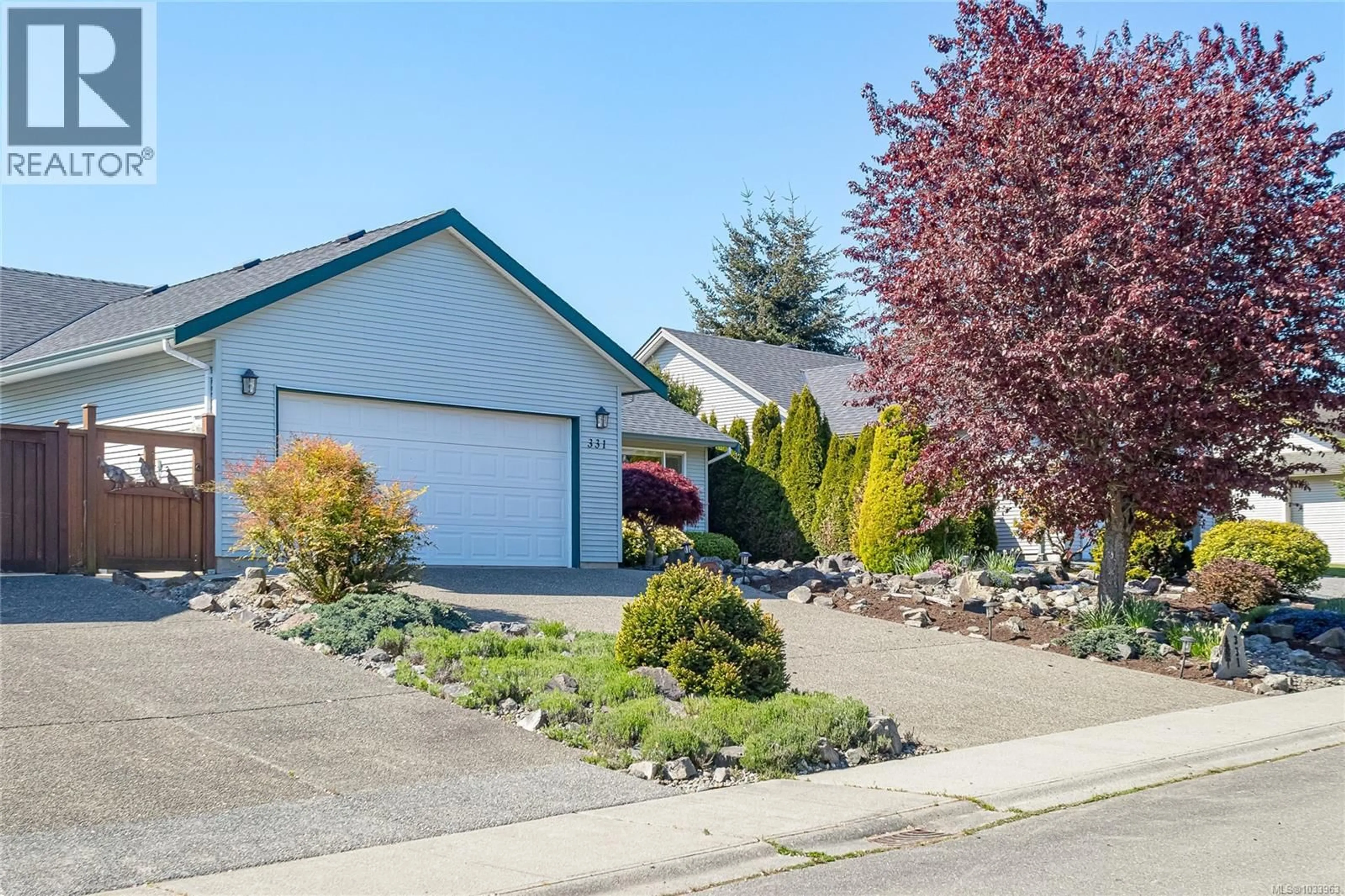 Home with vinyl exterior material, street for 331 RHEUMER CRESCENT, Parksville British Columbia V9P2T8