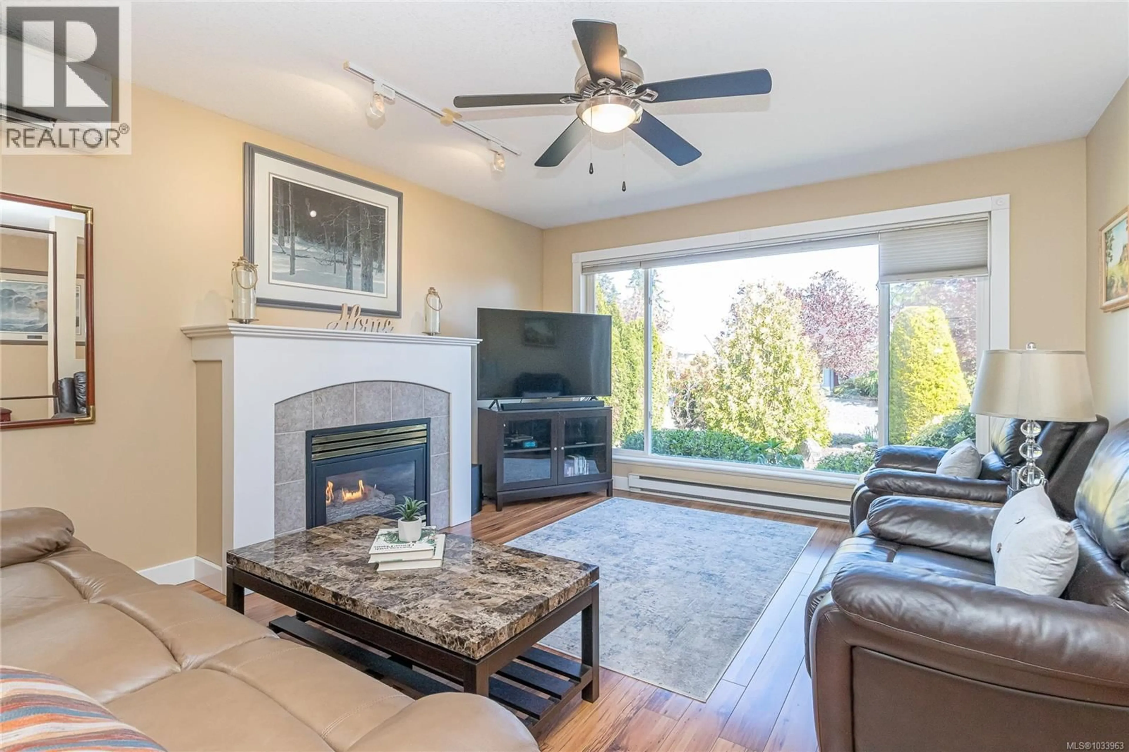 Living room with furniture, unknown for 331 RHEUMER CRESCENT, Parksville British Columbia V9P2T8