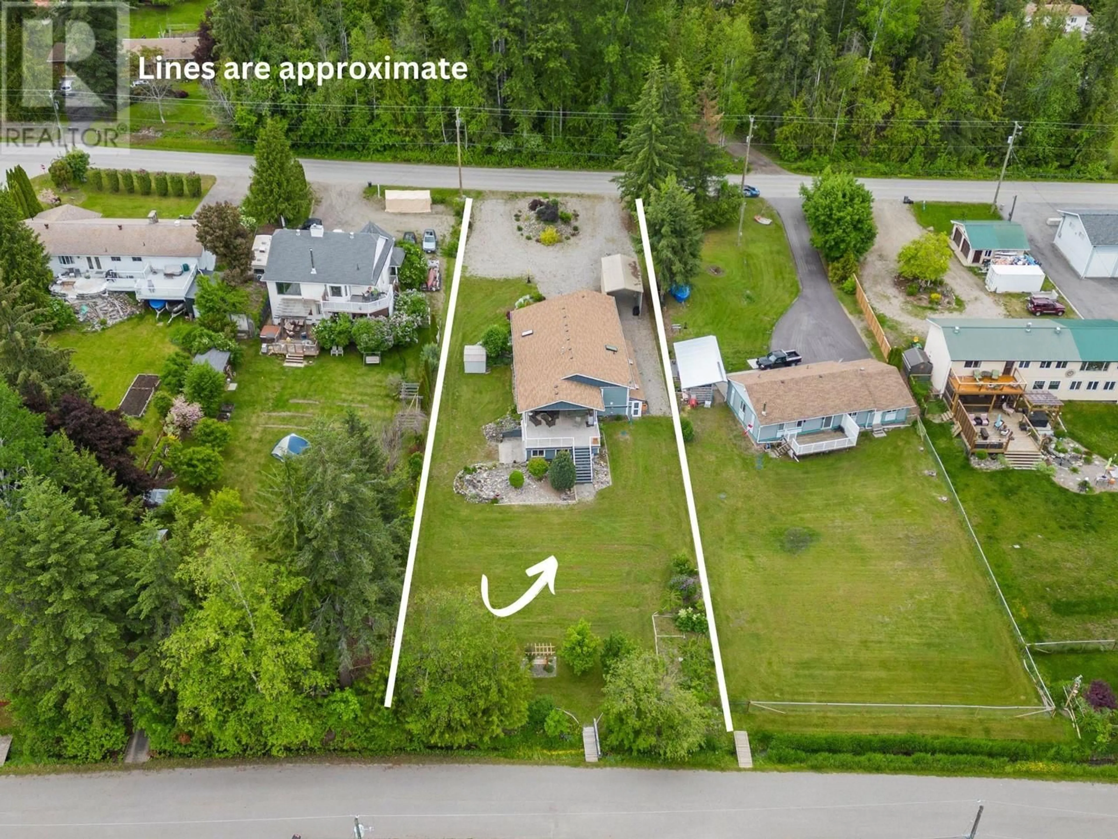 A pic from outside/outdoor area/front of a property/back of a property/a pic from drone, unknown for 4357 EAGLE BAY ROAD, Eagle Bay British Columbia V0E1T0
