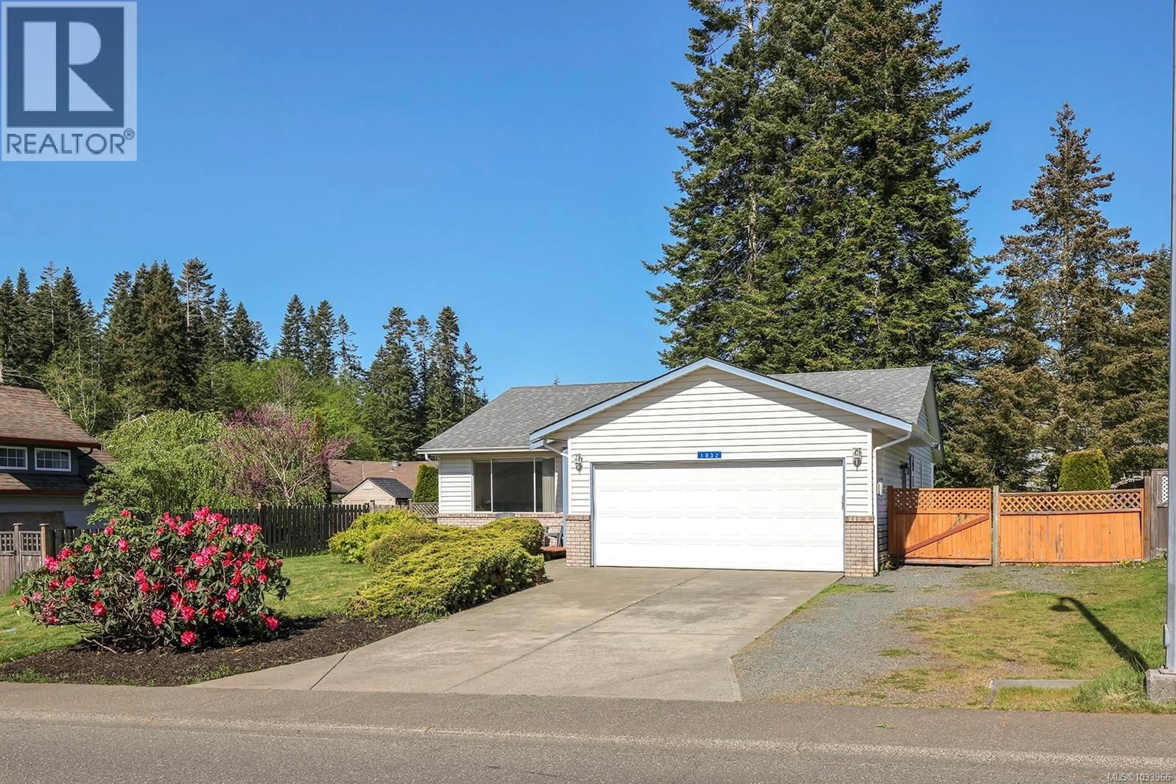 Home with vinyl exterior material, street for 1832 VALLEY VIEW DRIVE, Courtenay British Columbia V9N8S4