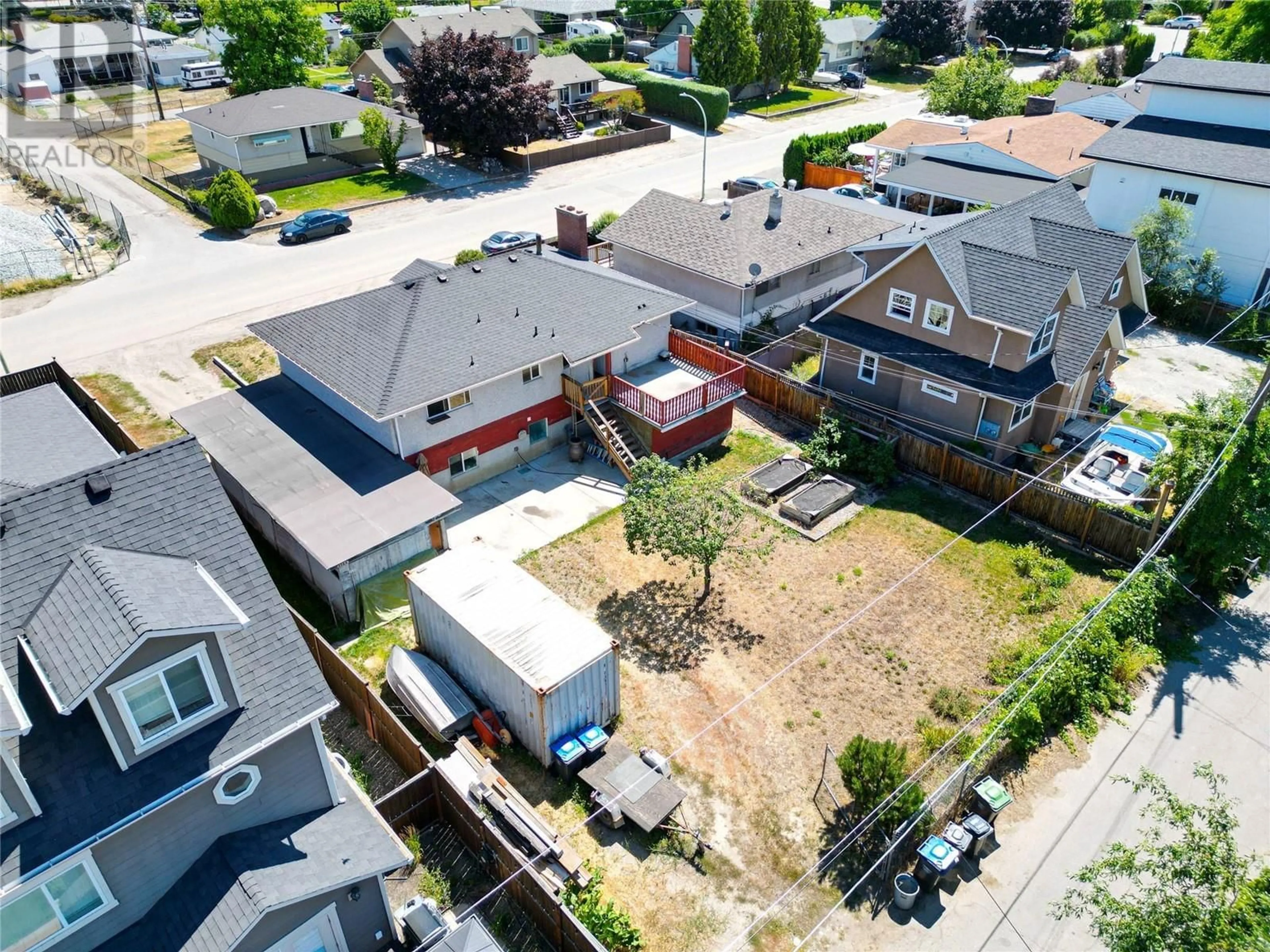 A pic from outside/outdoor area/front of a property/back of a property/a pic from drone, street for 2220 BURNETT STREET, Kelowna British Columbia V1Y2T6