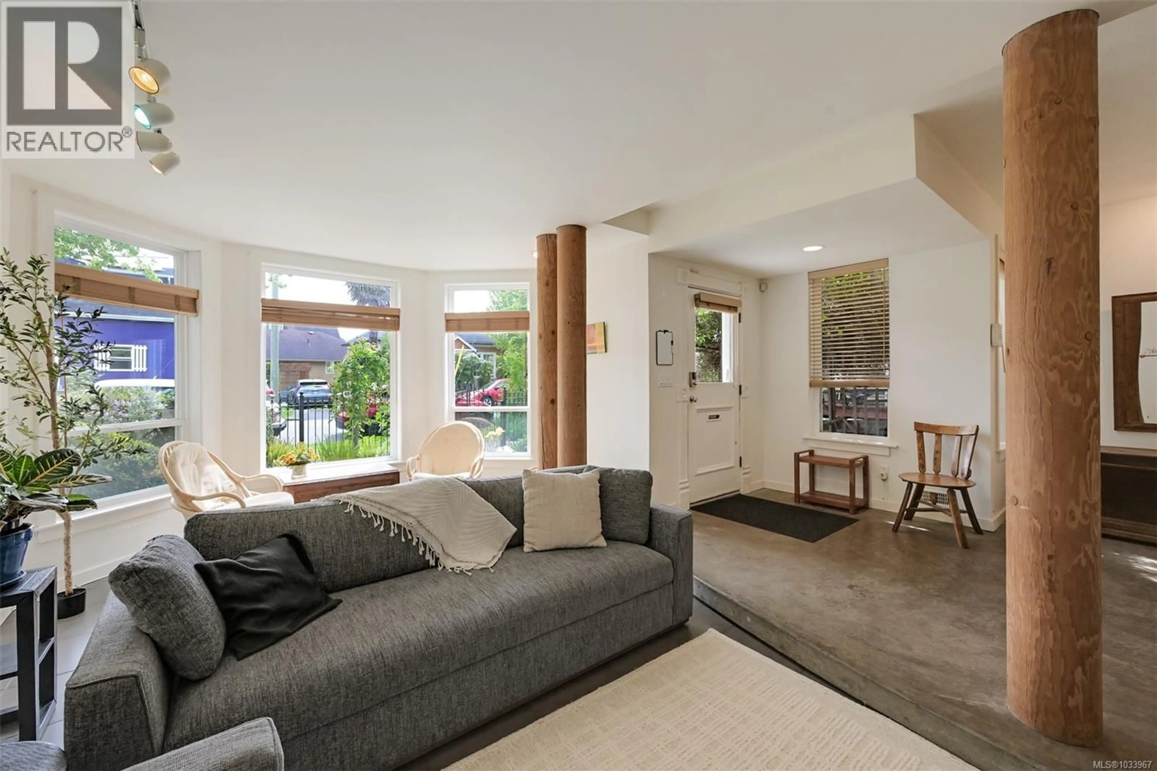 Living room with furniture, unknown for 80 SAN JOSE AVENUE, Victoria British Columbia V8V2C2