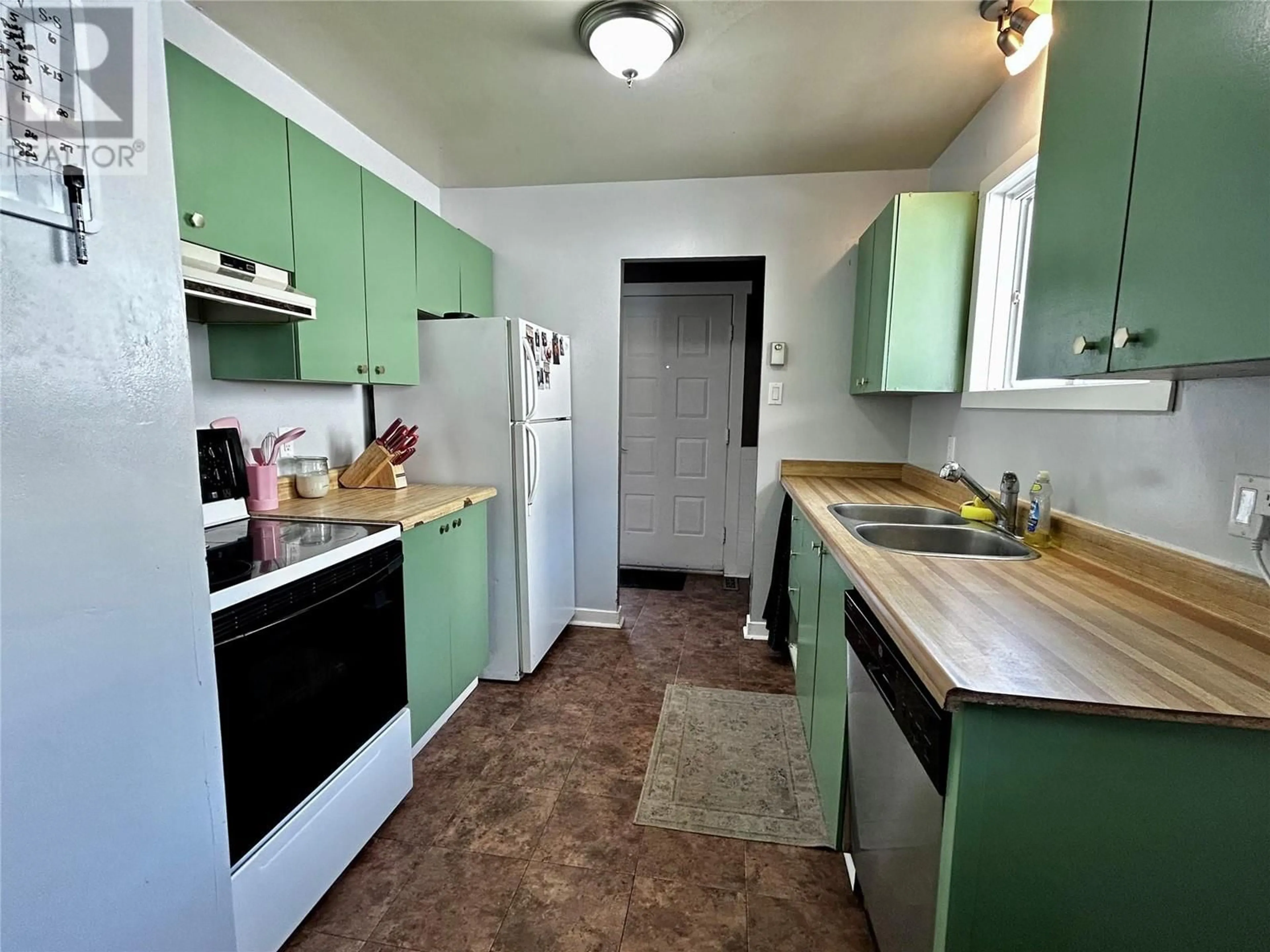 Standard kitchen, unknown for 415 BERGERON DRIVE, Tumbler Ridge British Columbia V0C2W0