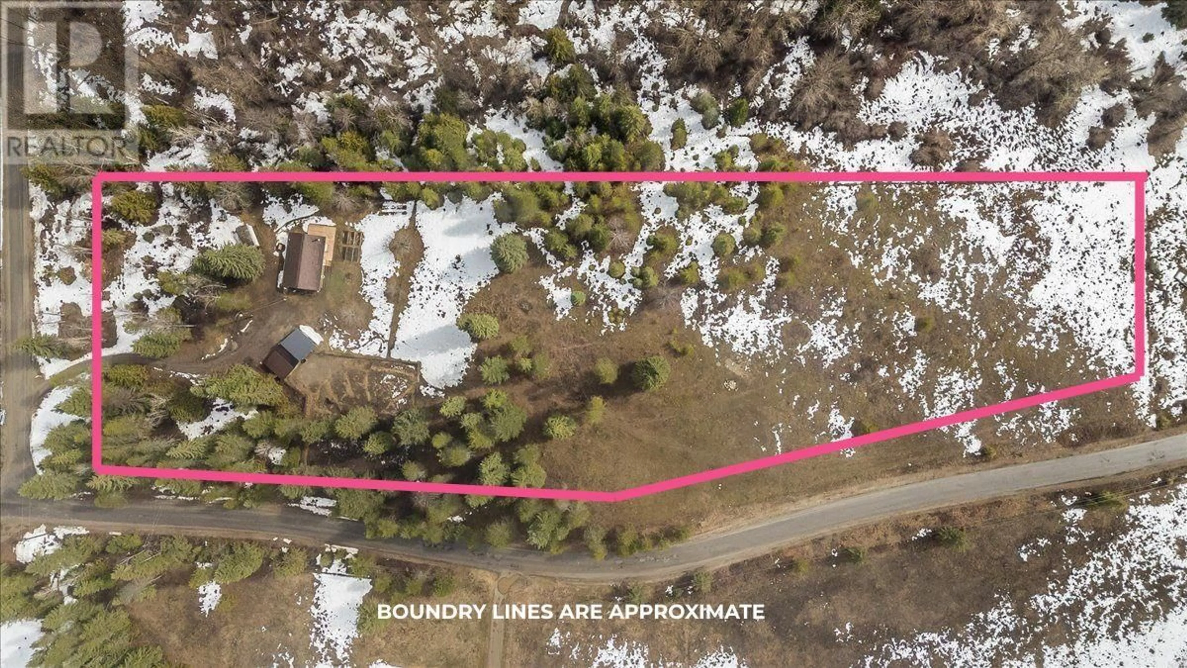 A pic from outside/outdoor area/front of a property/back of a property/a pic from drone, street for 304 HUBSCHER ROAD, Fruitvale British Columbia V0G1L1